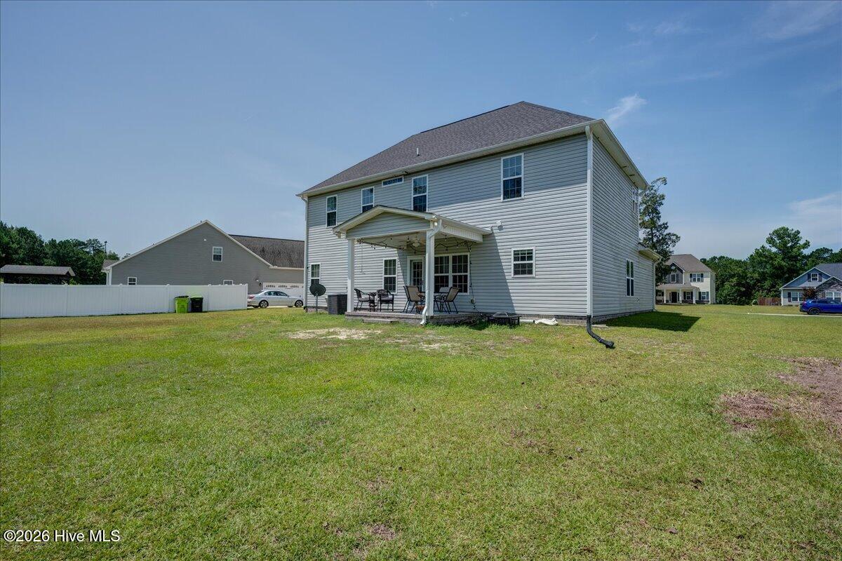 main property photo 10