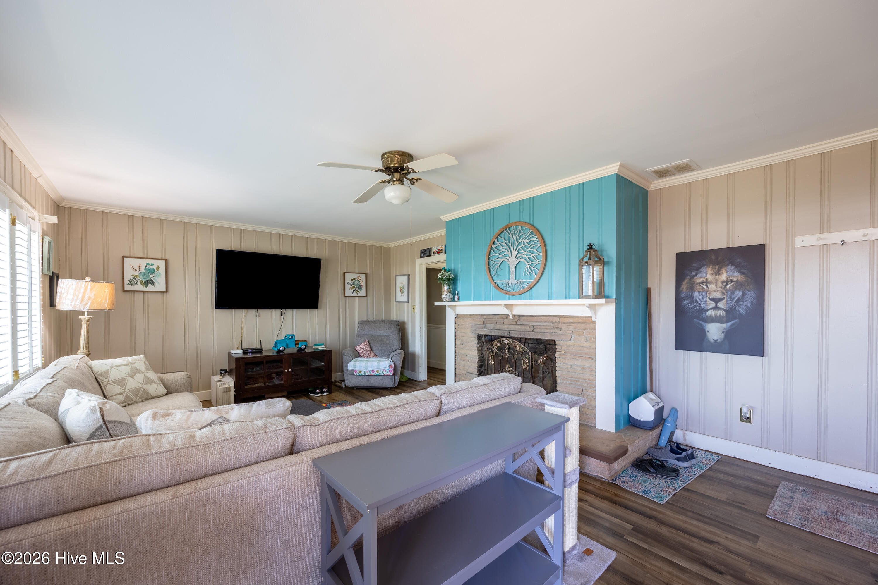 main property photo 11