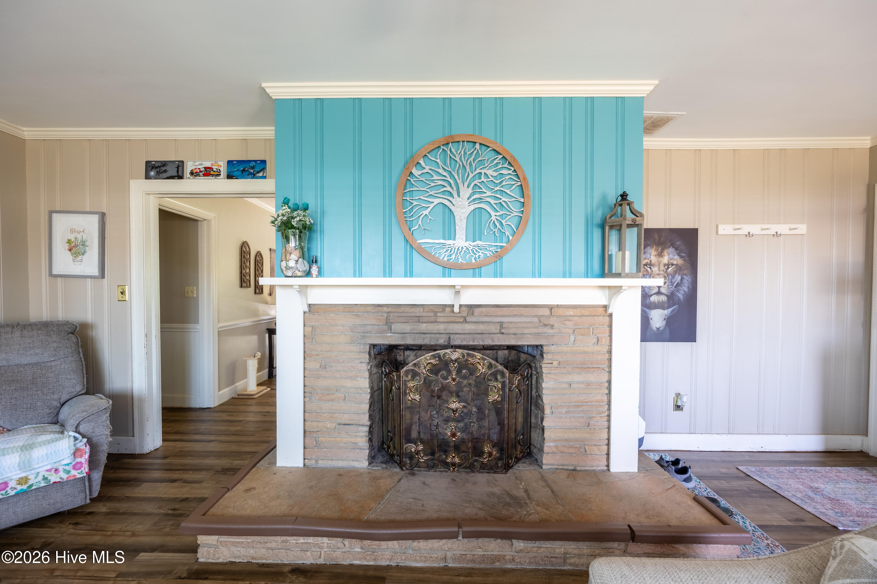 main property photo 9