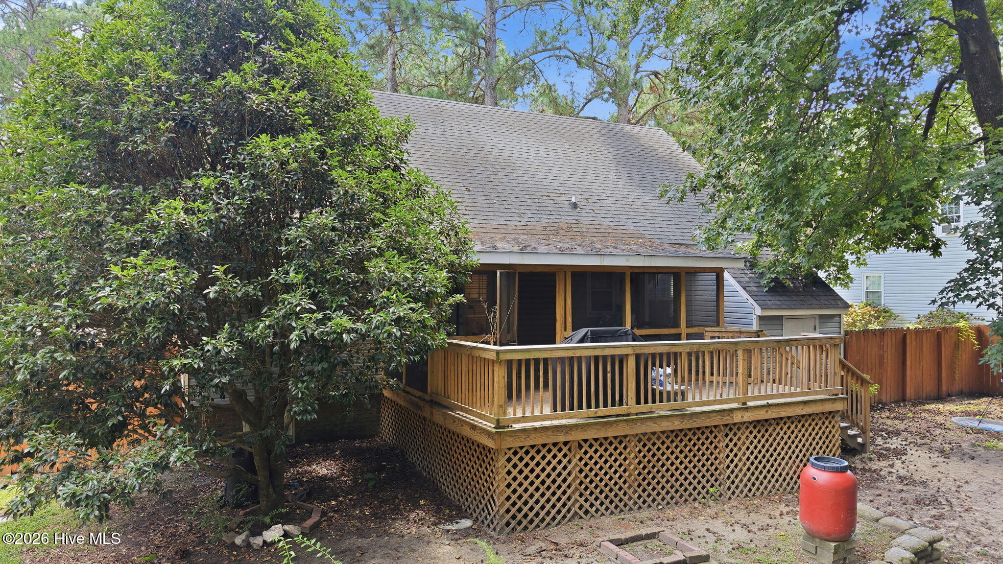 main property photo 37