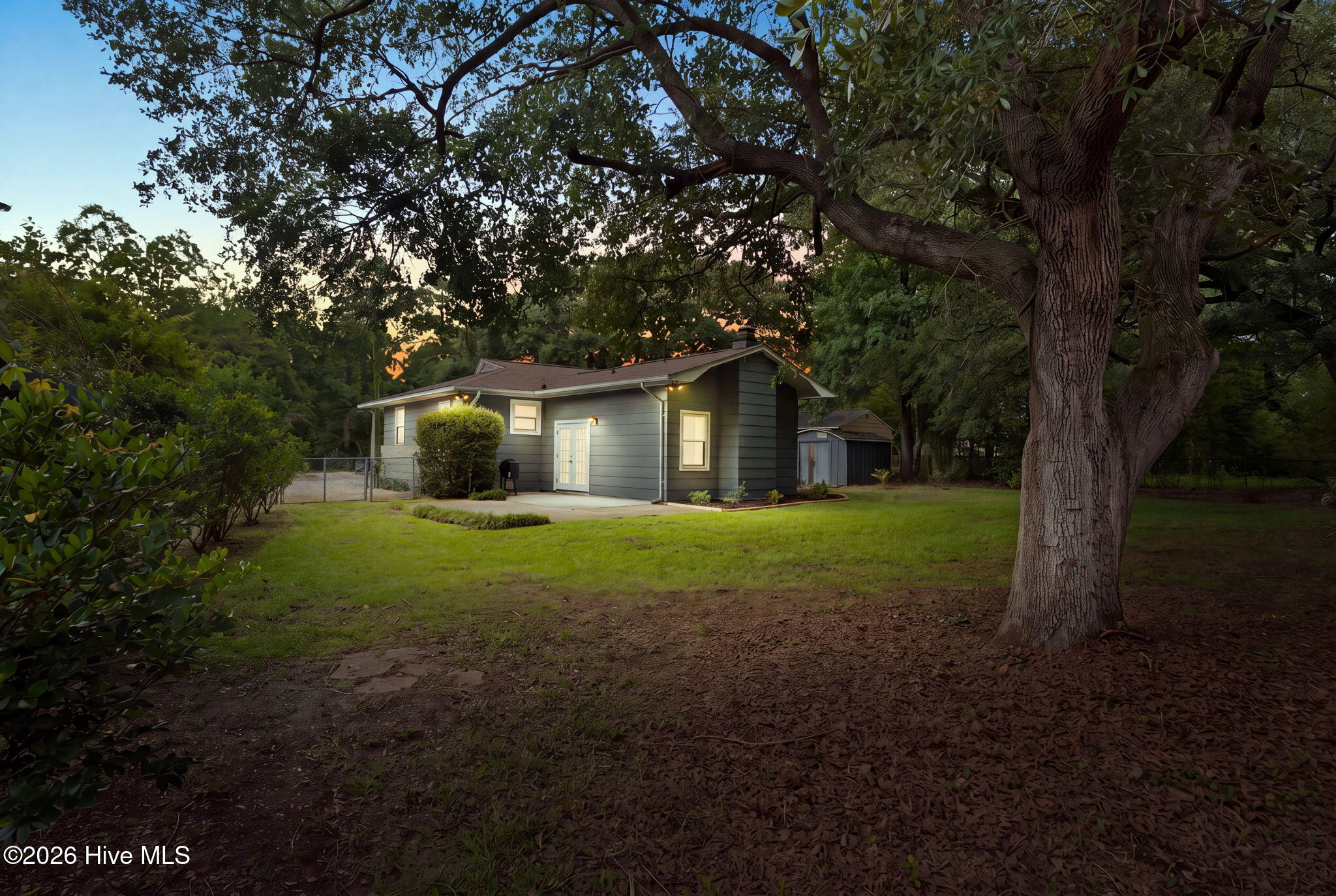 main property photo 32