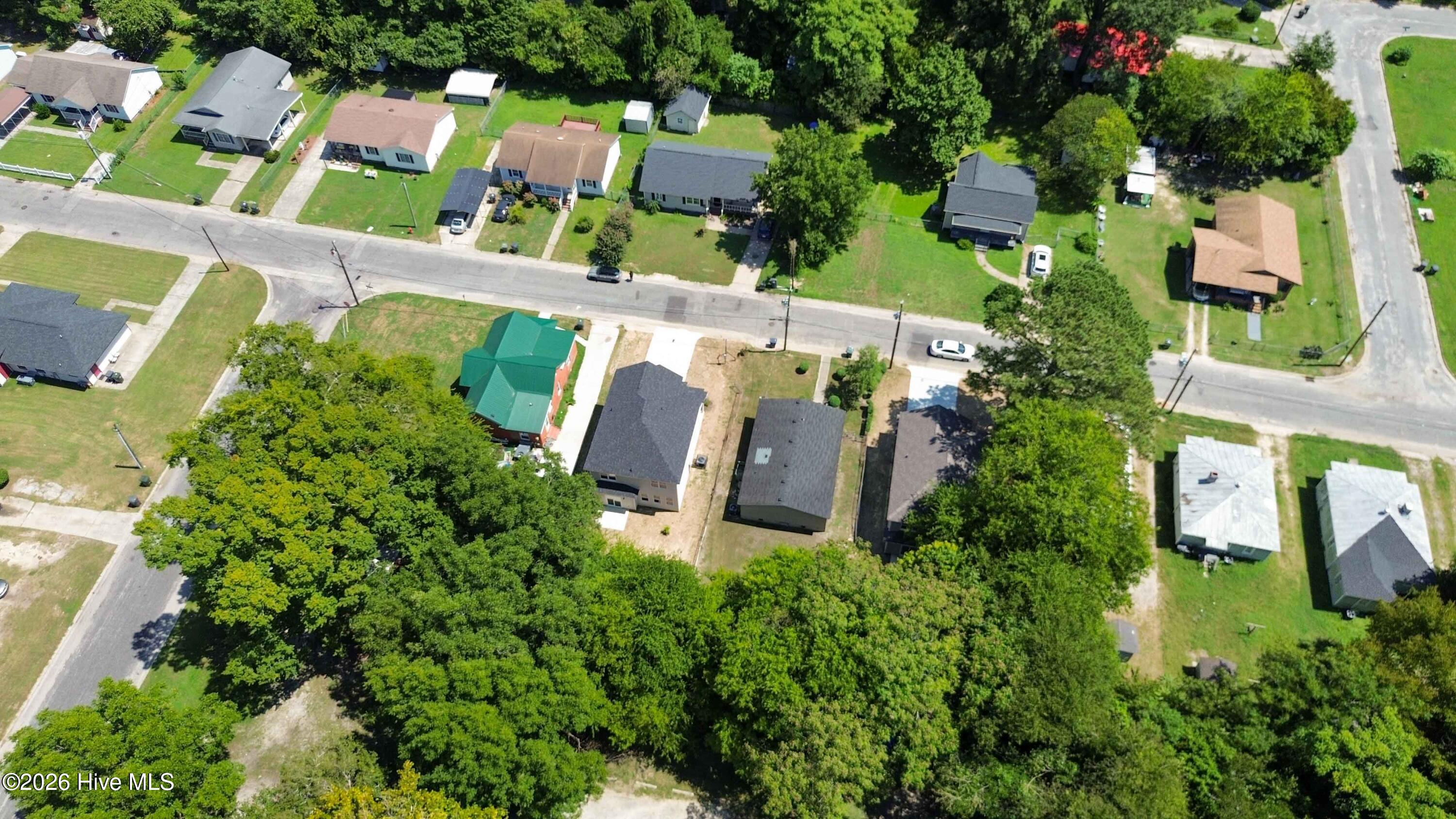 main property photo 28