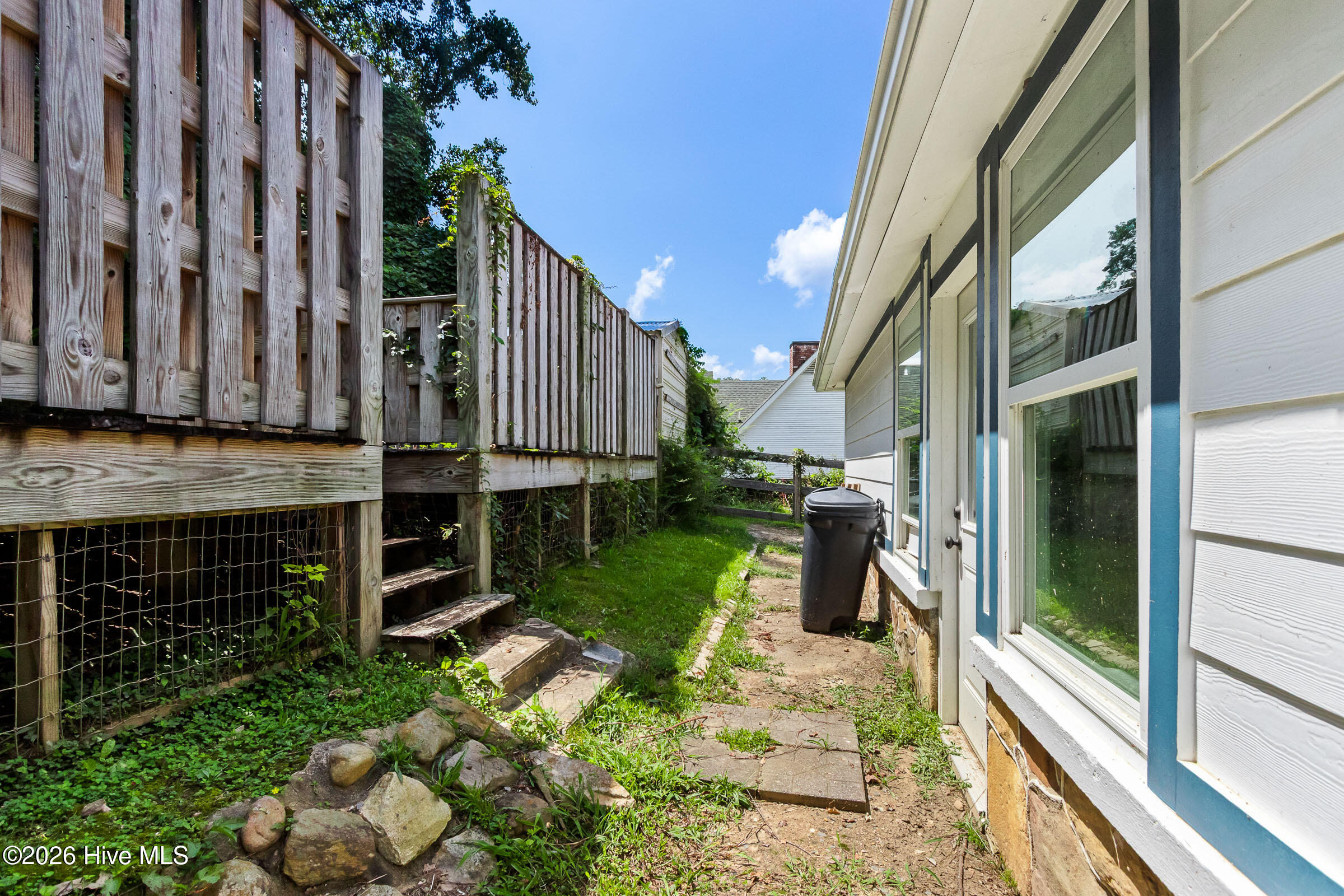 main property photo 38