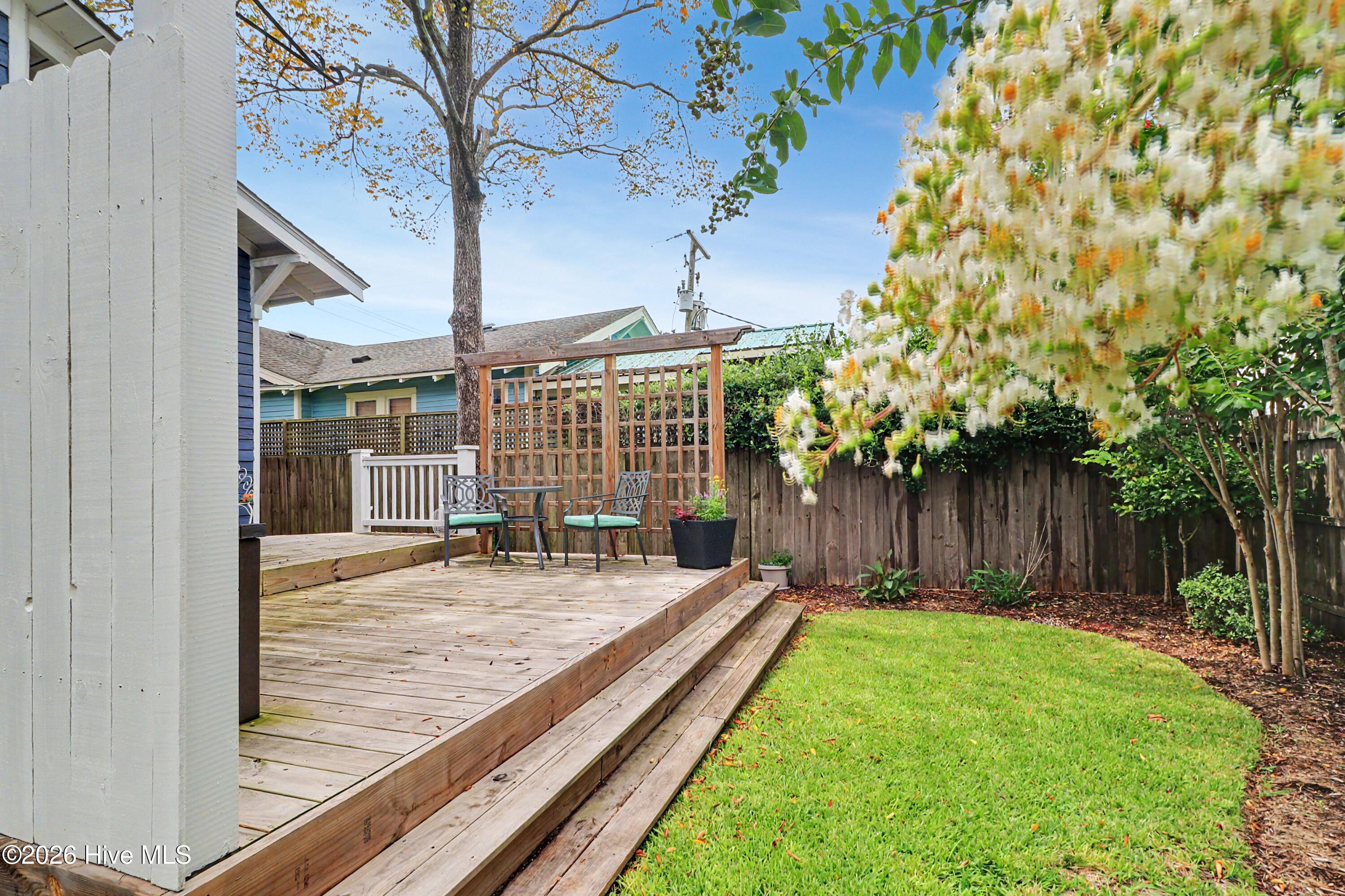 main property photo 28