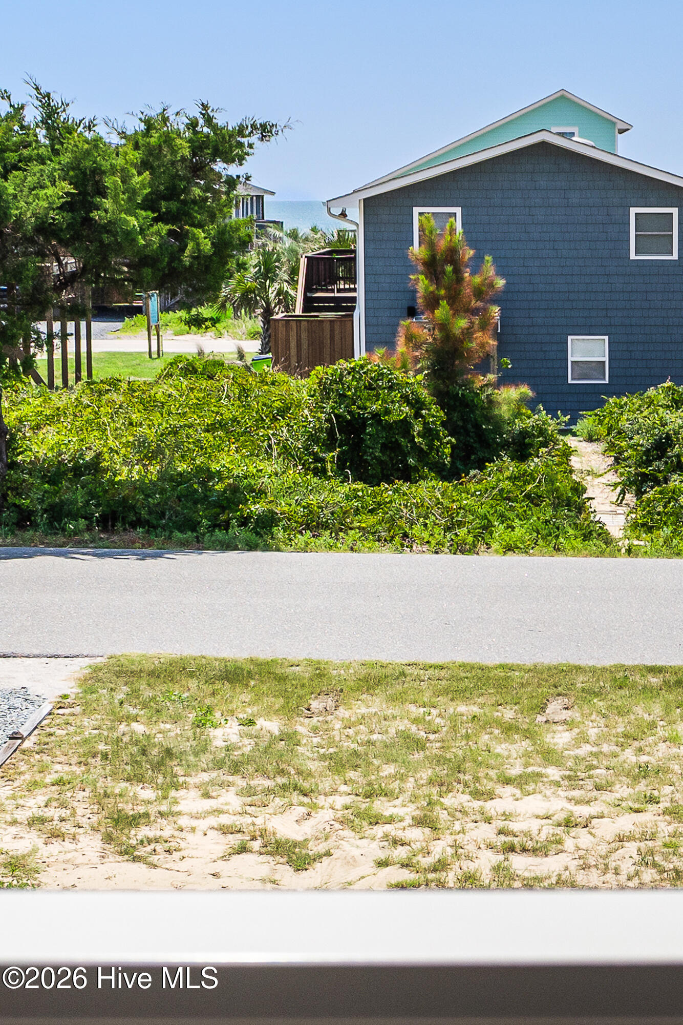 main property photo 44