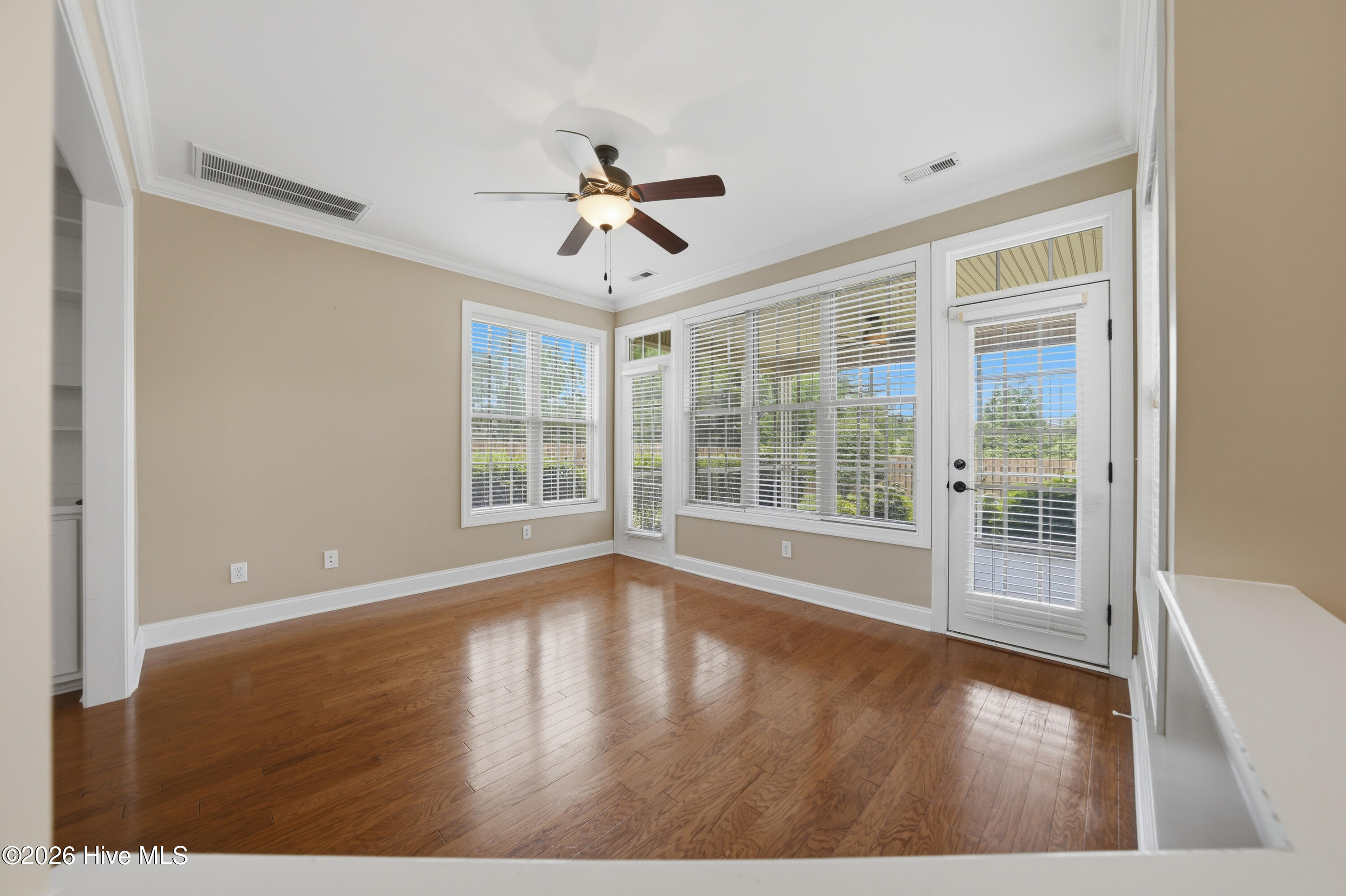 property viewer photo 11