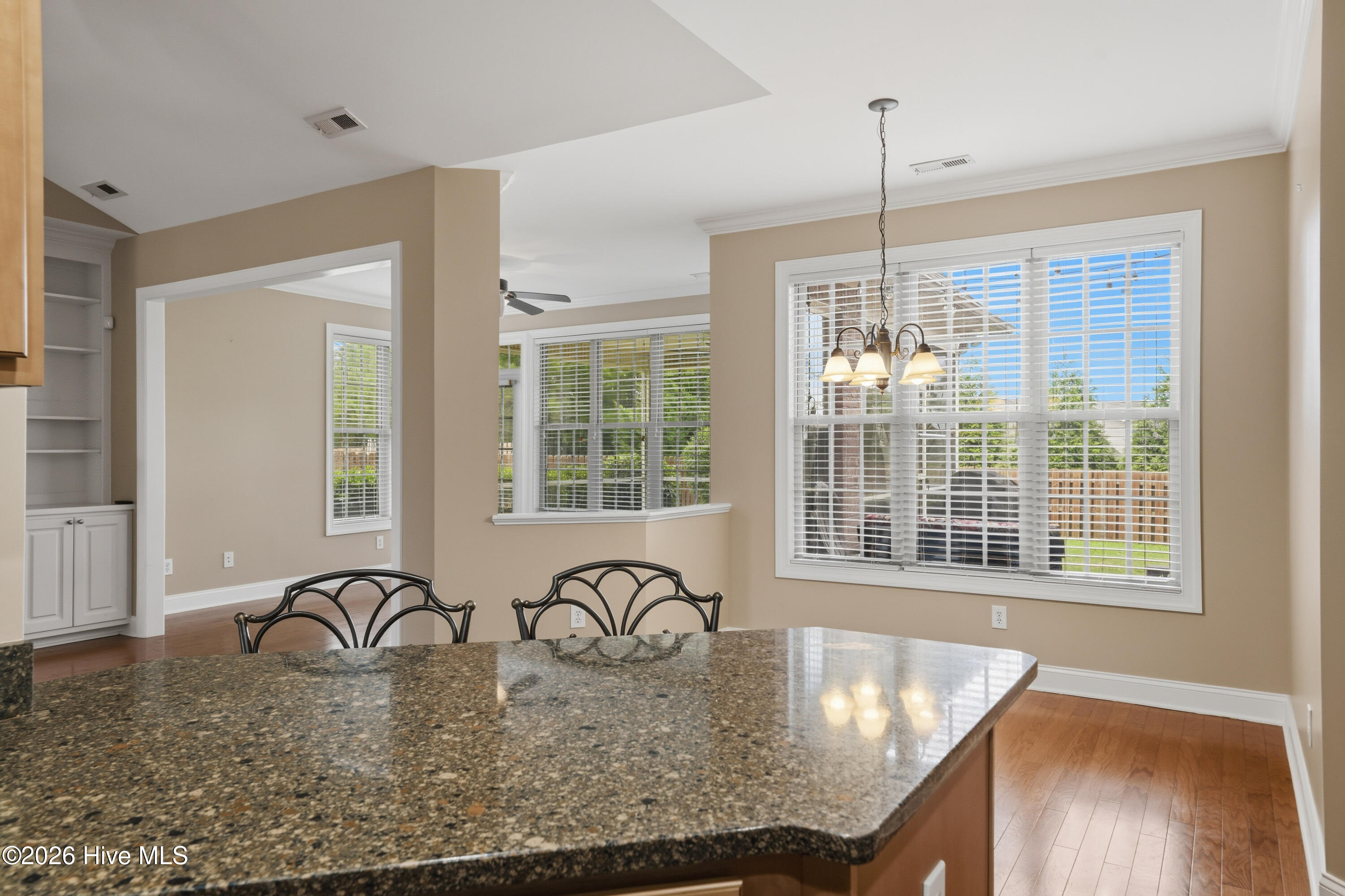 property viewer photo 18