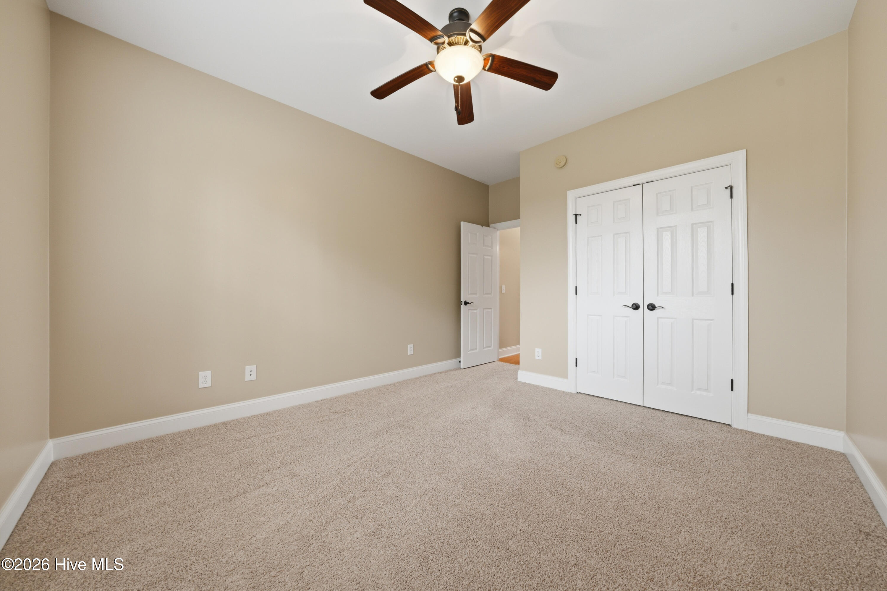 property viewer photo 35