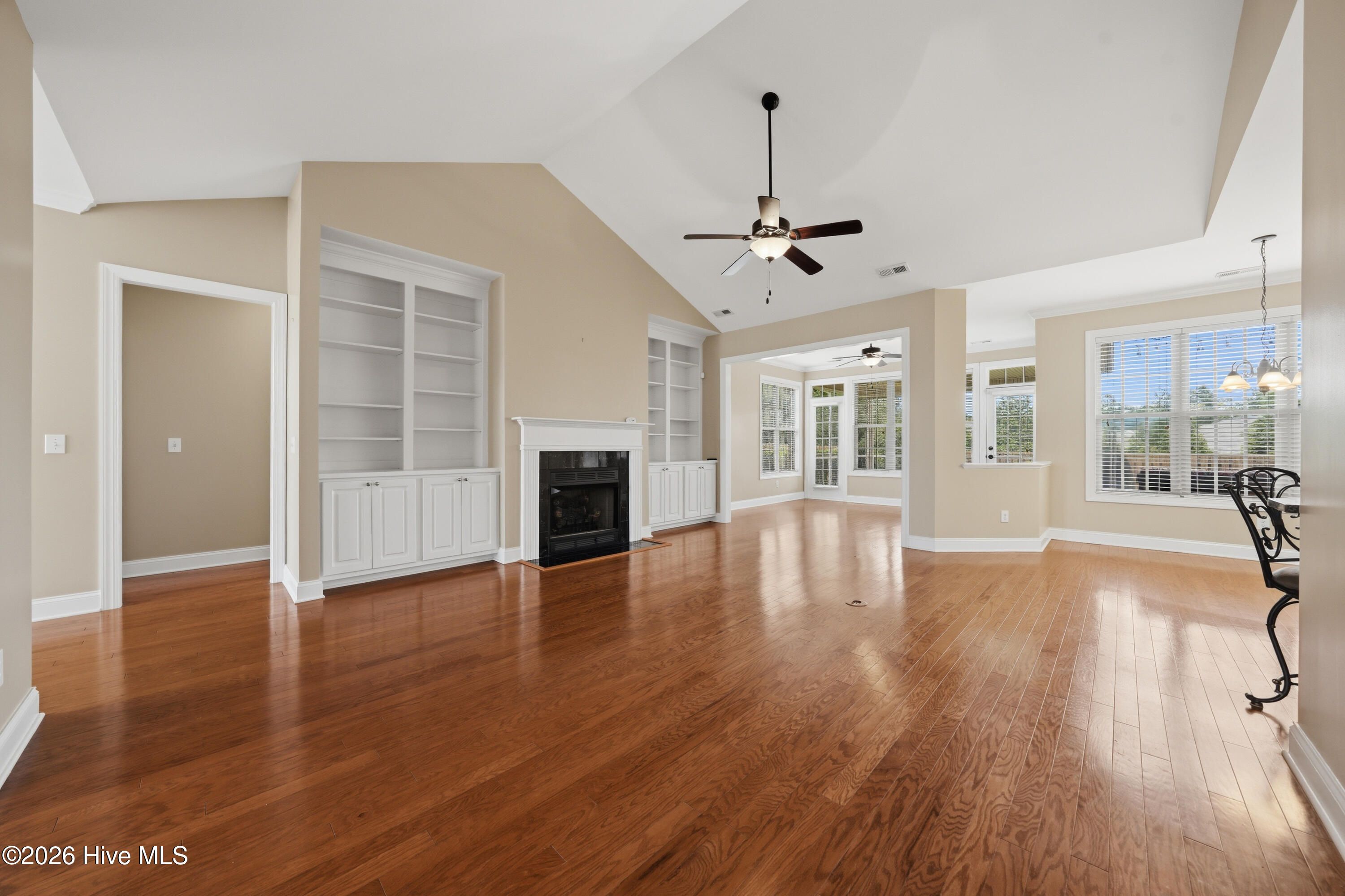 property viewer photo 5