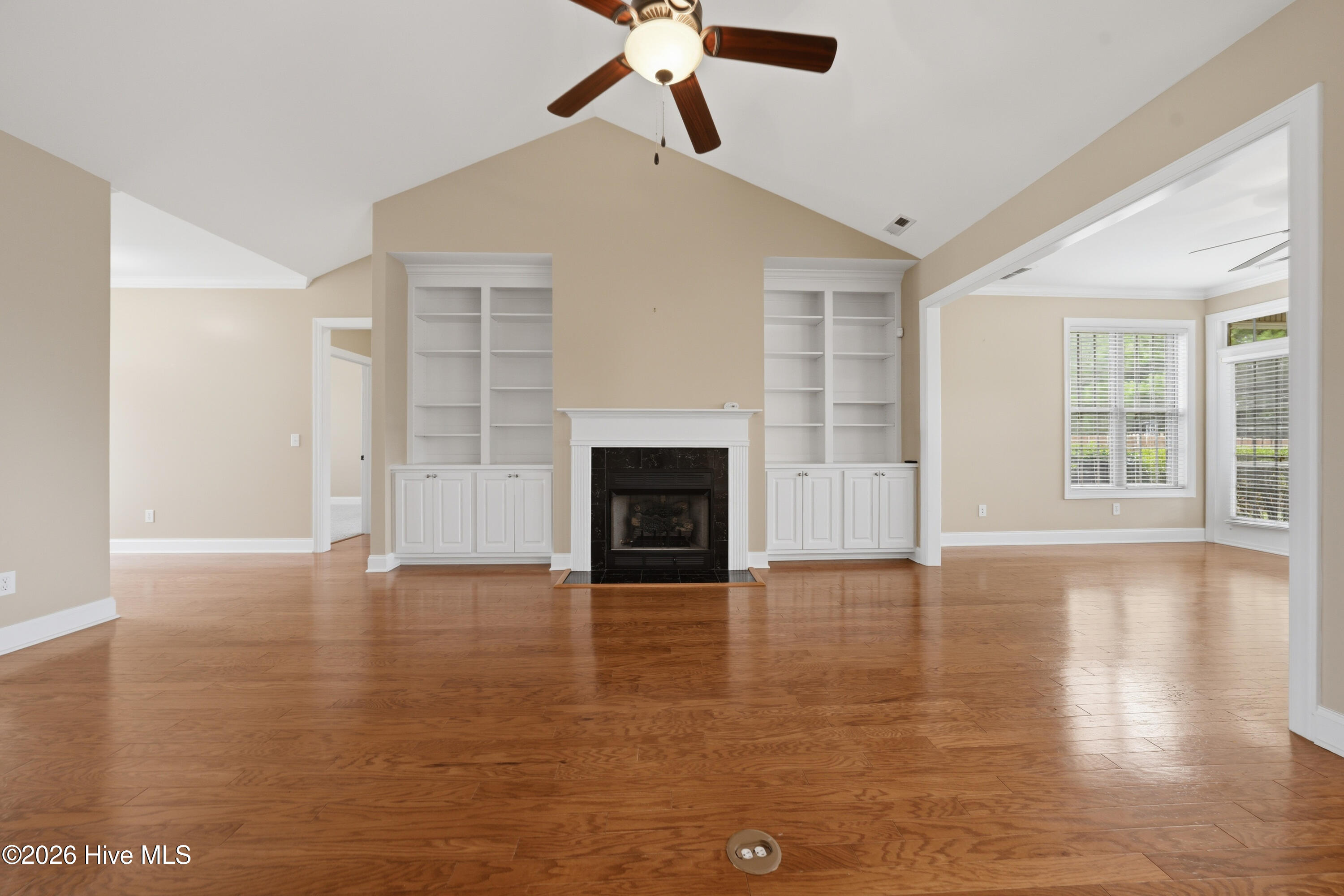 property viewer photo 7