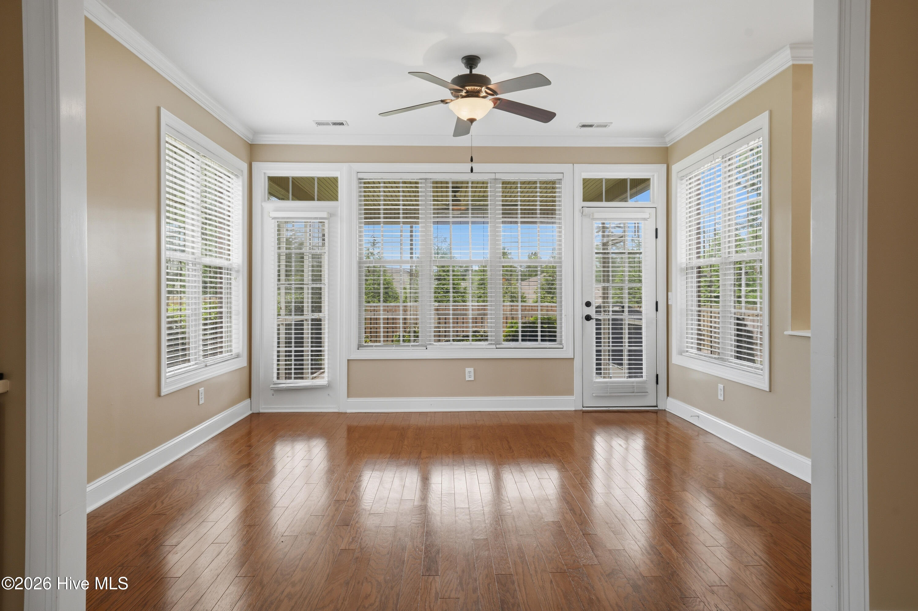 property viewer photo 9