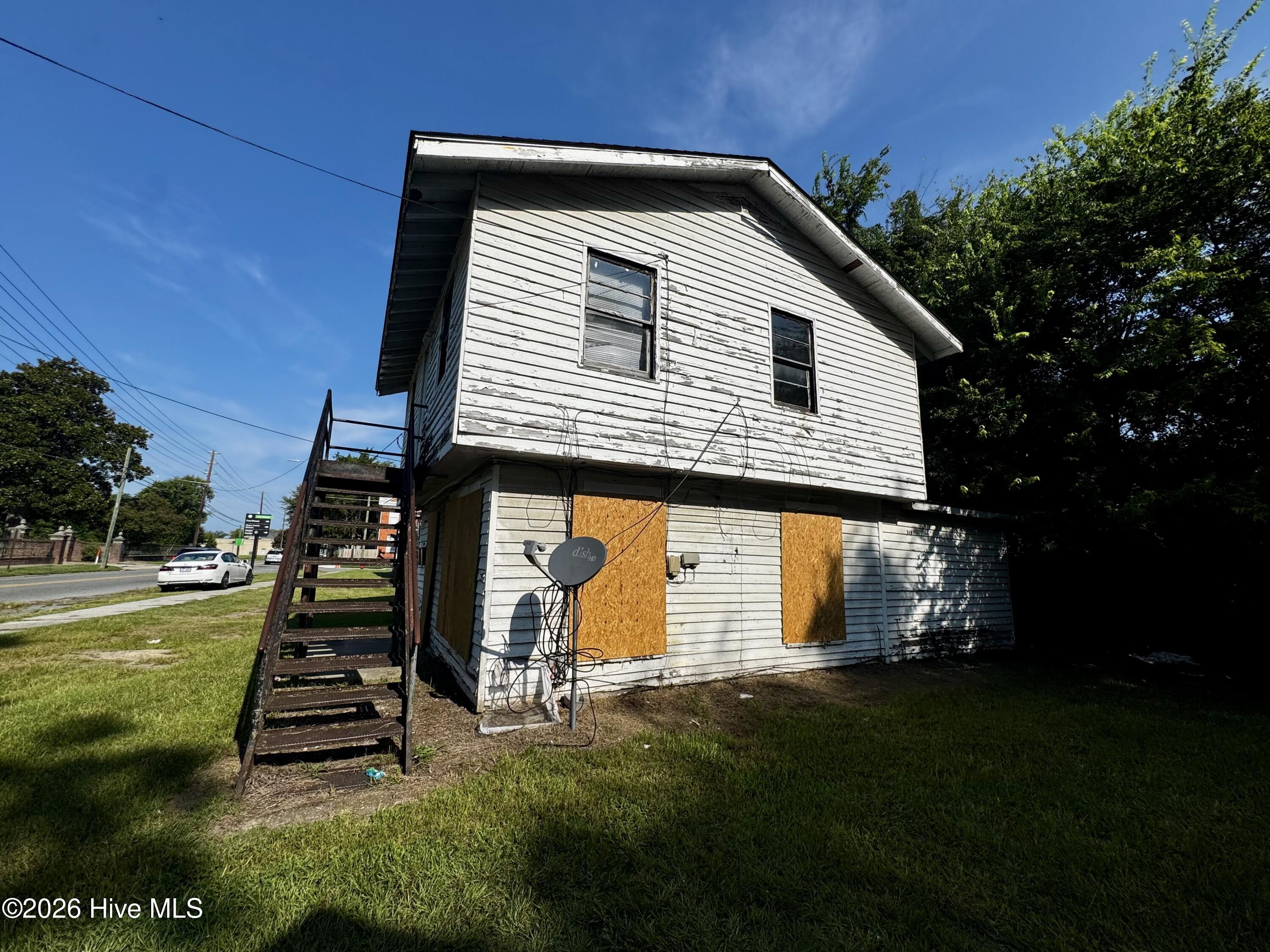 main property photo 2