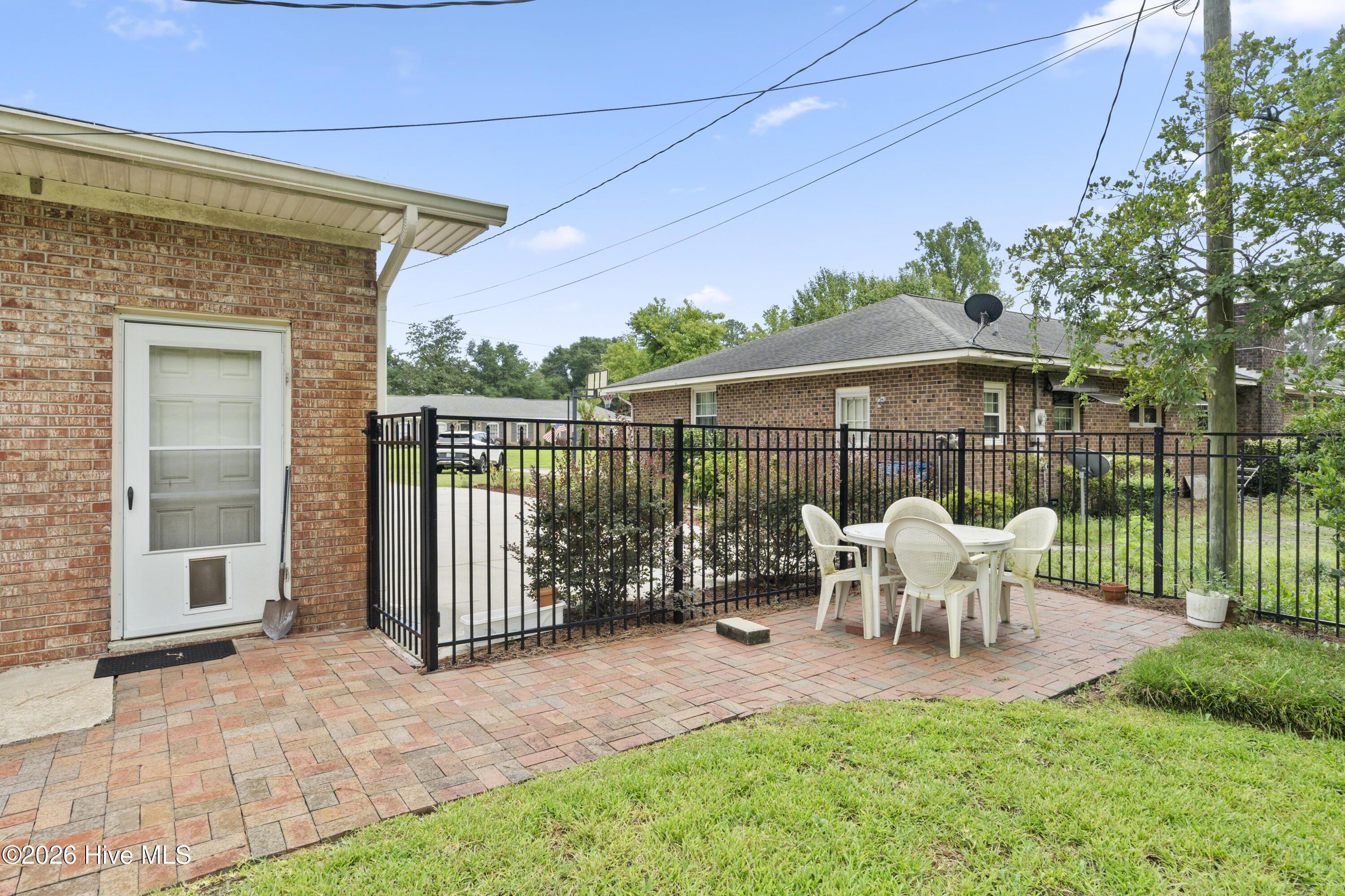 main property photo 39