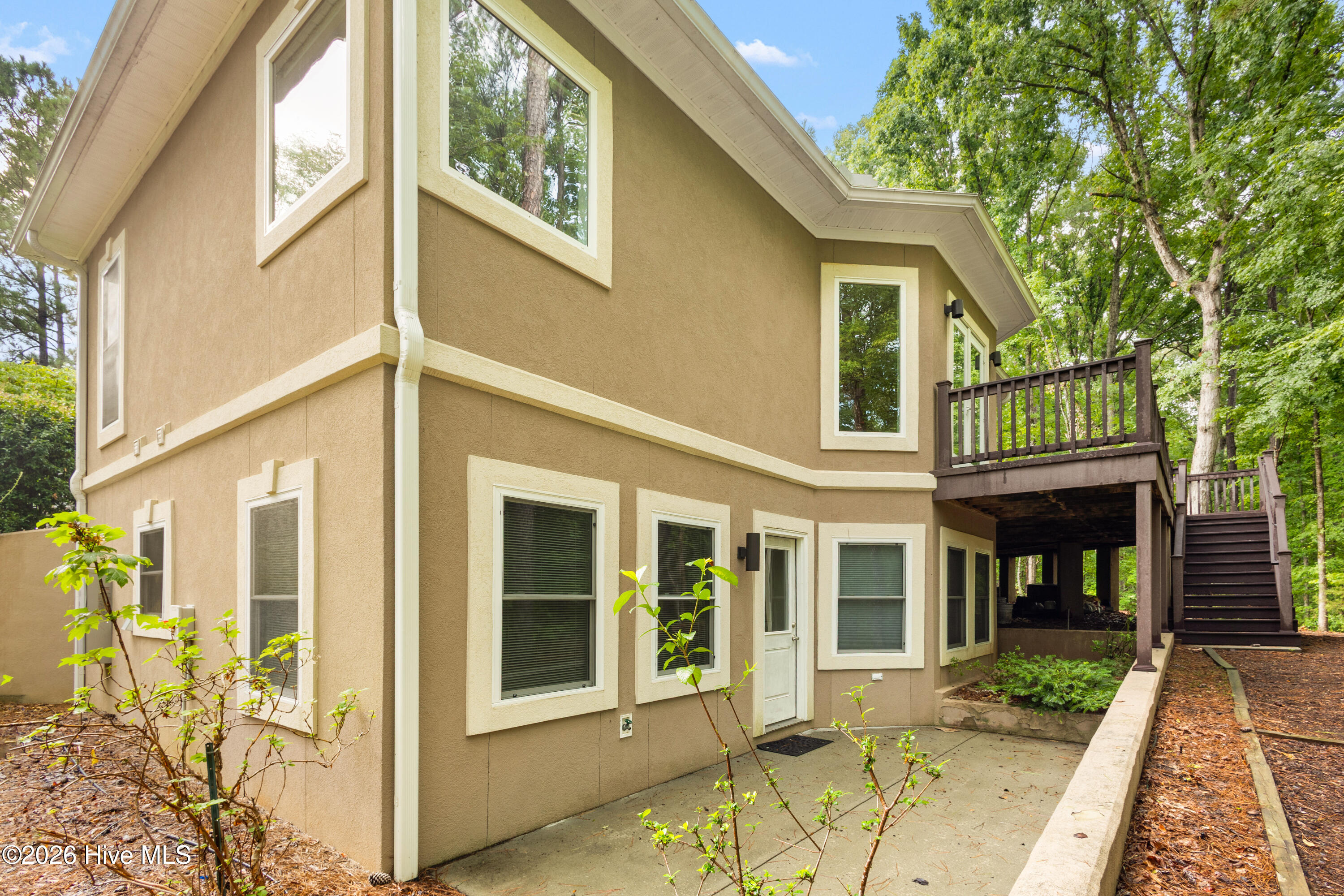 main property photo 40
