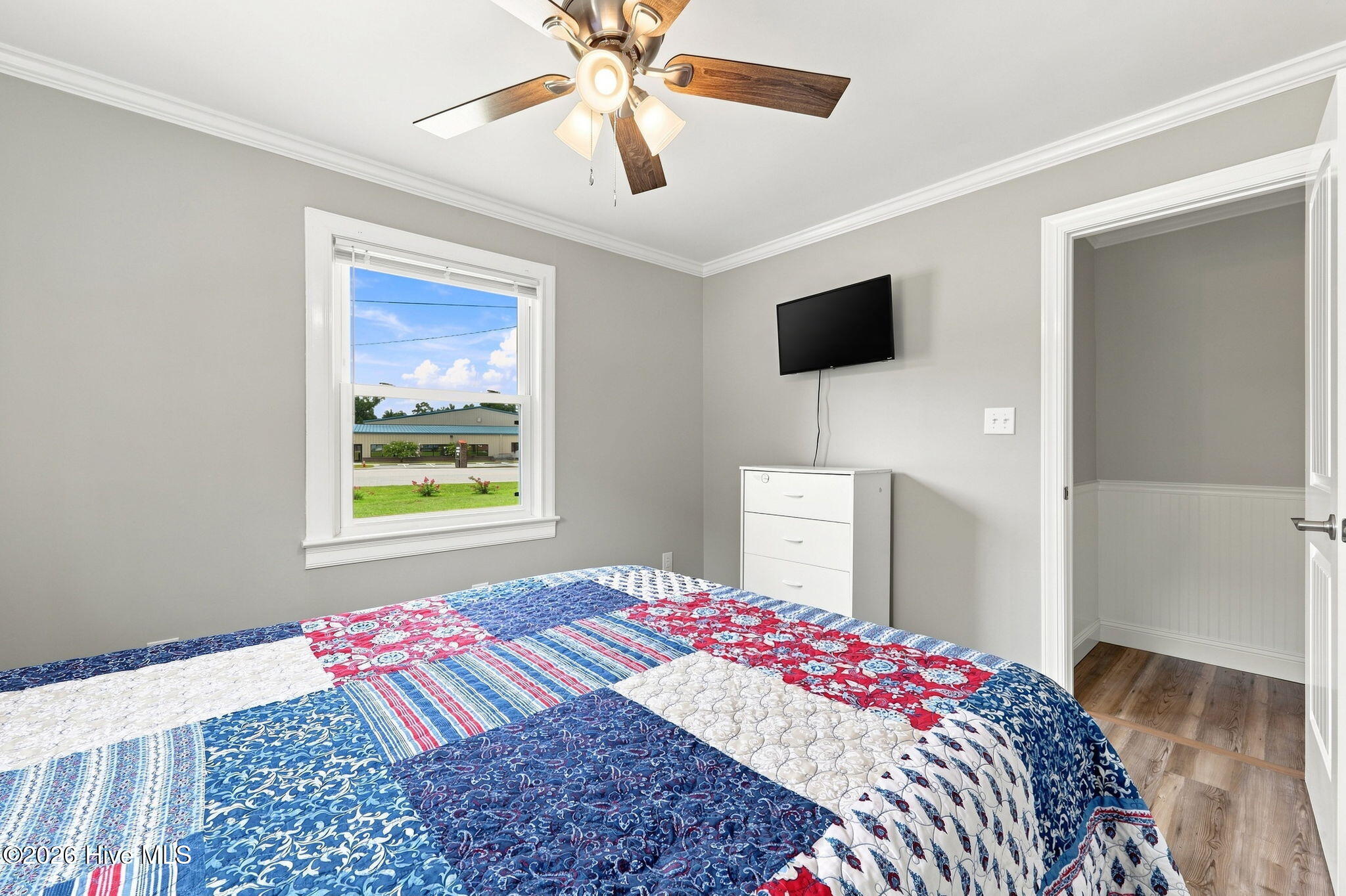 main property photo 25