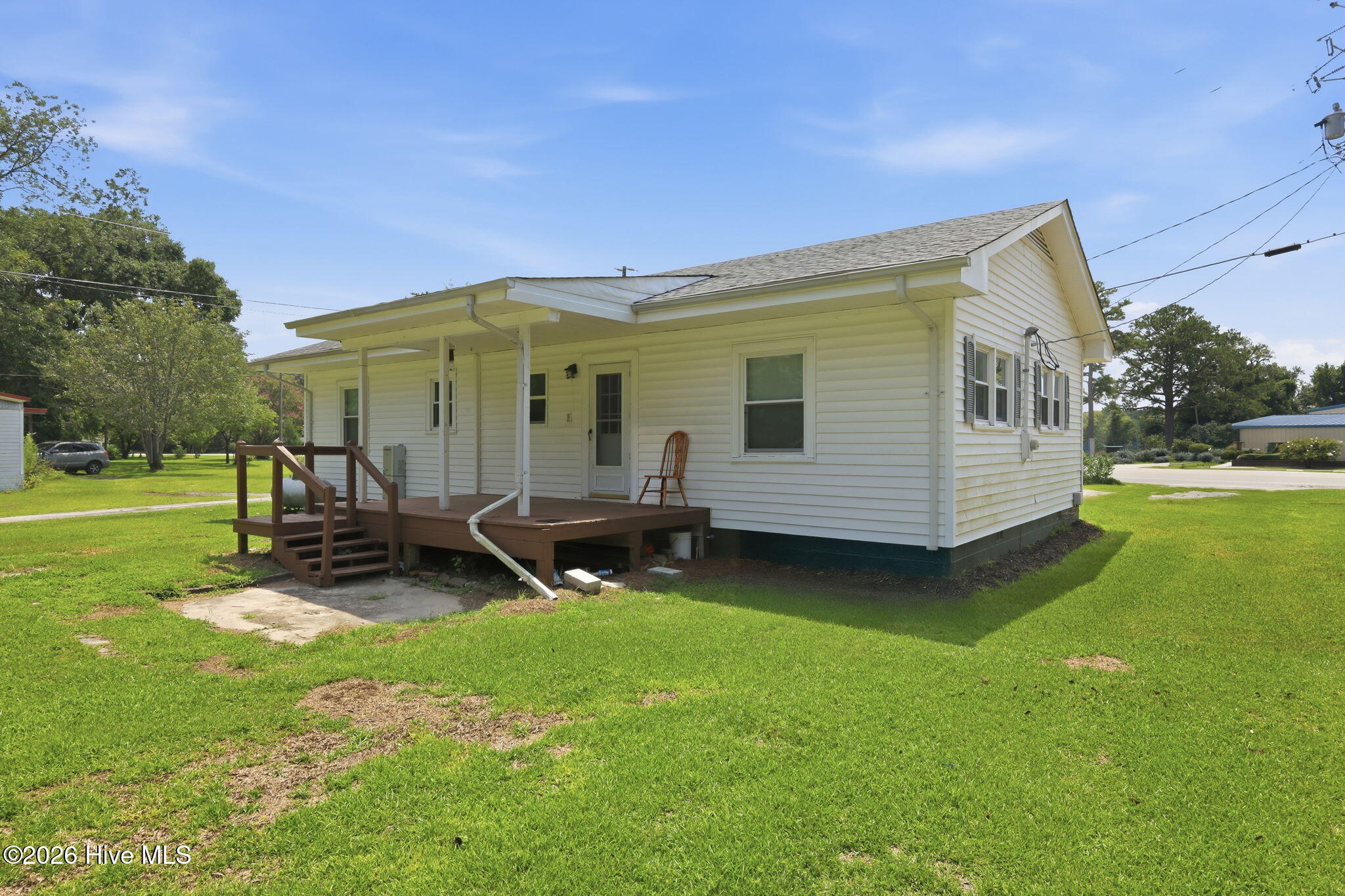 main property photo 30