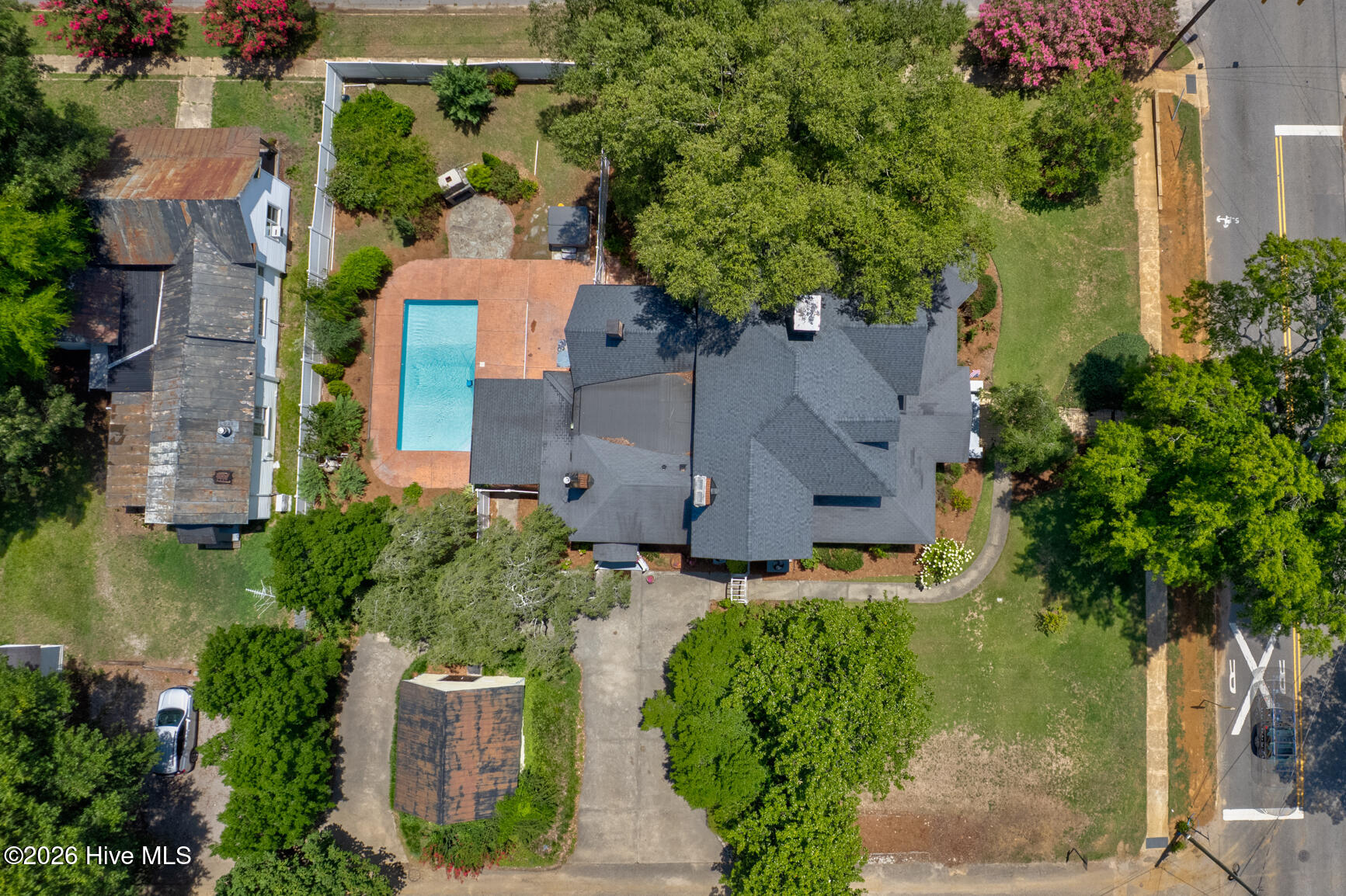 main property photo 7