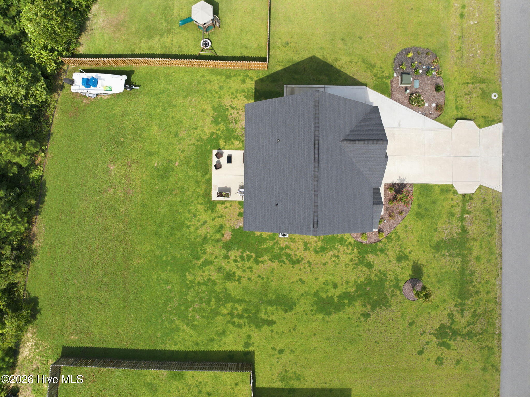 main property photo 45