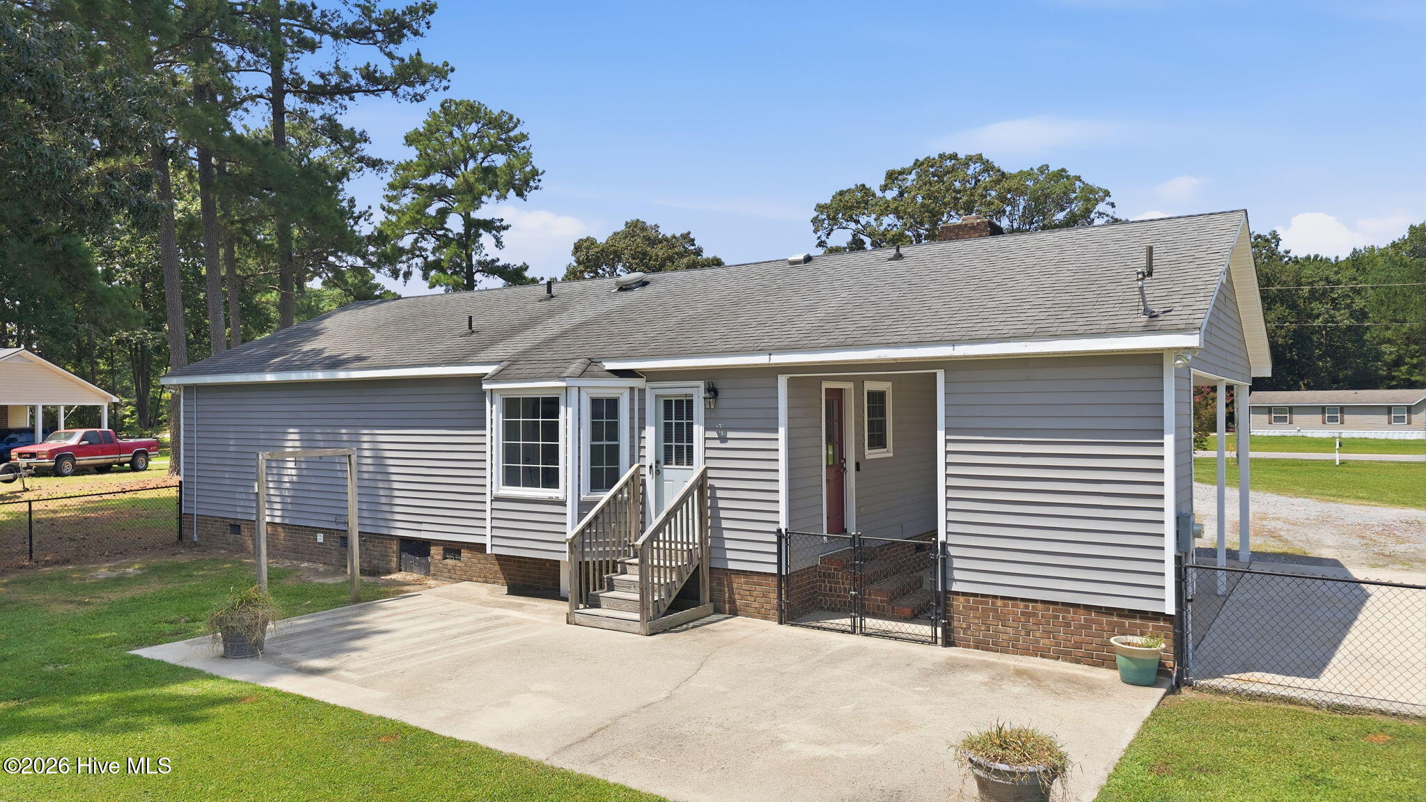 main property photo 12