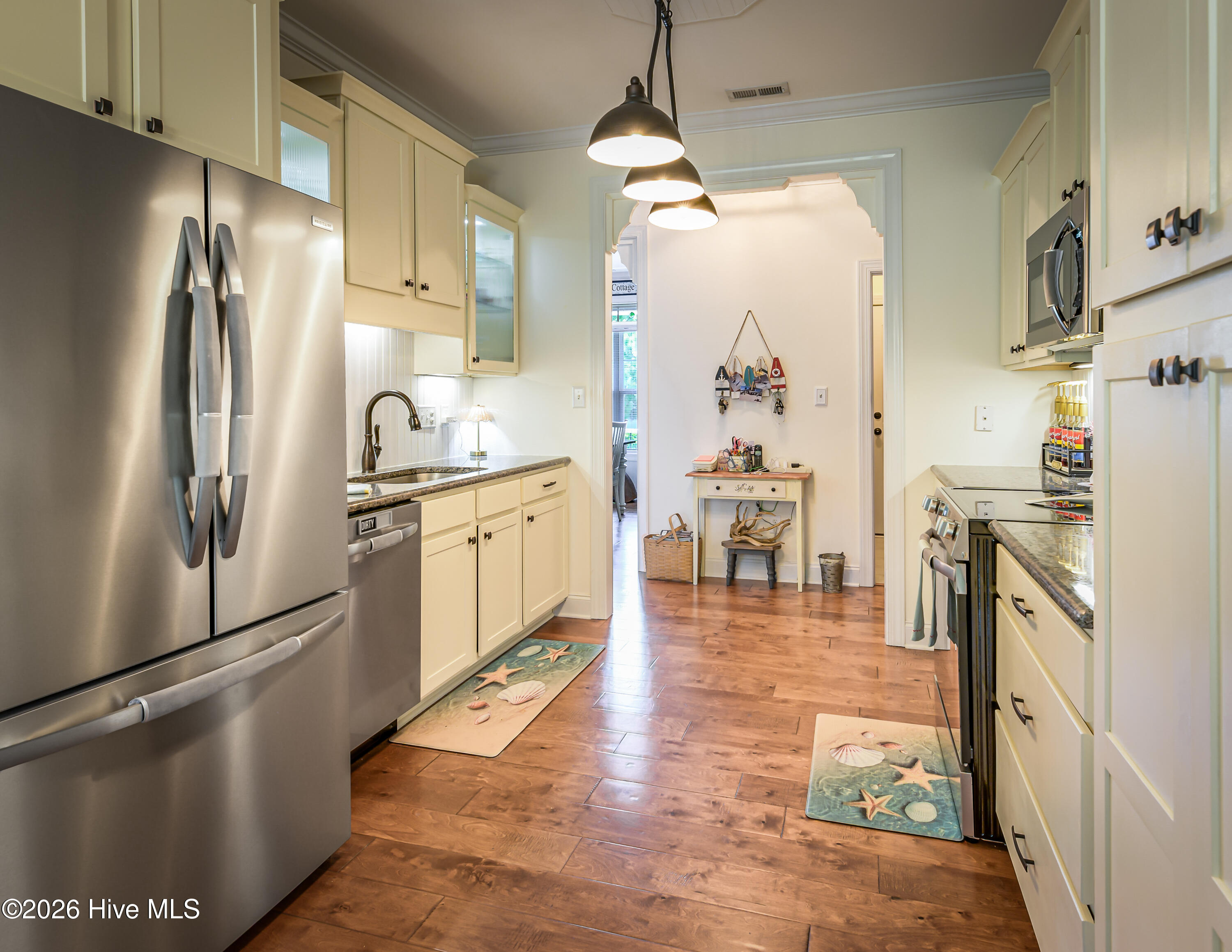 main property photo 17
