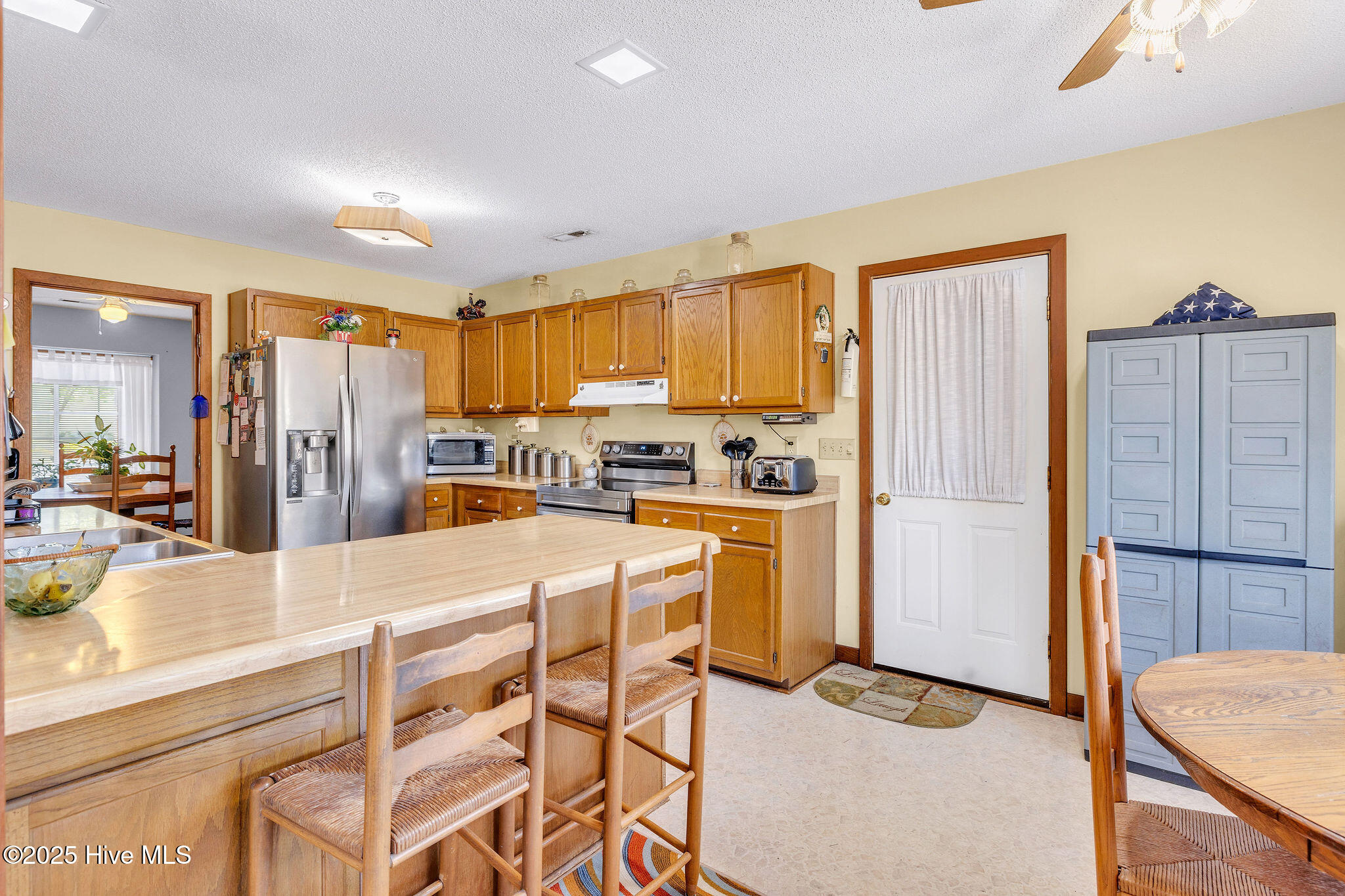 main property photo 14