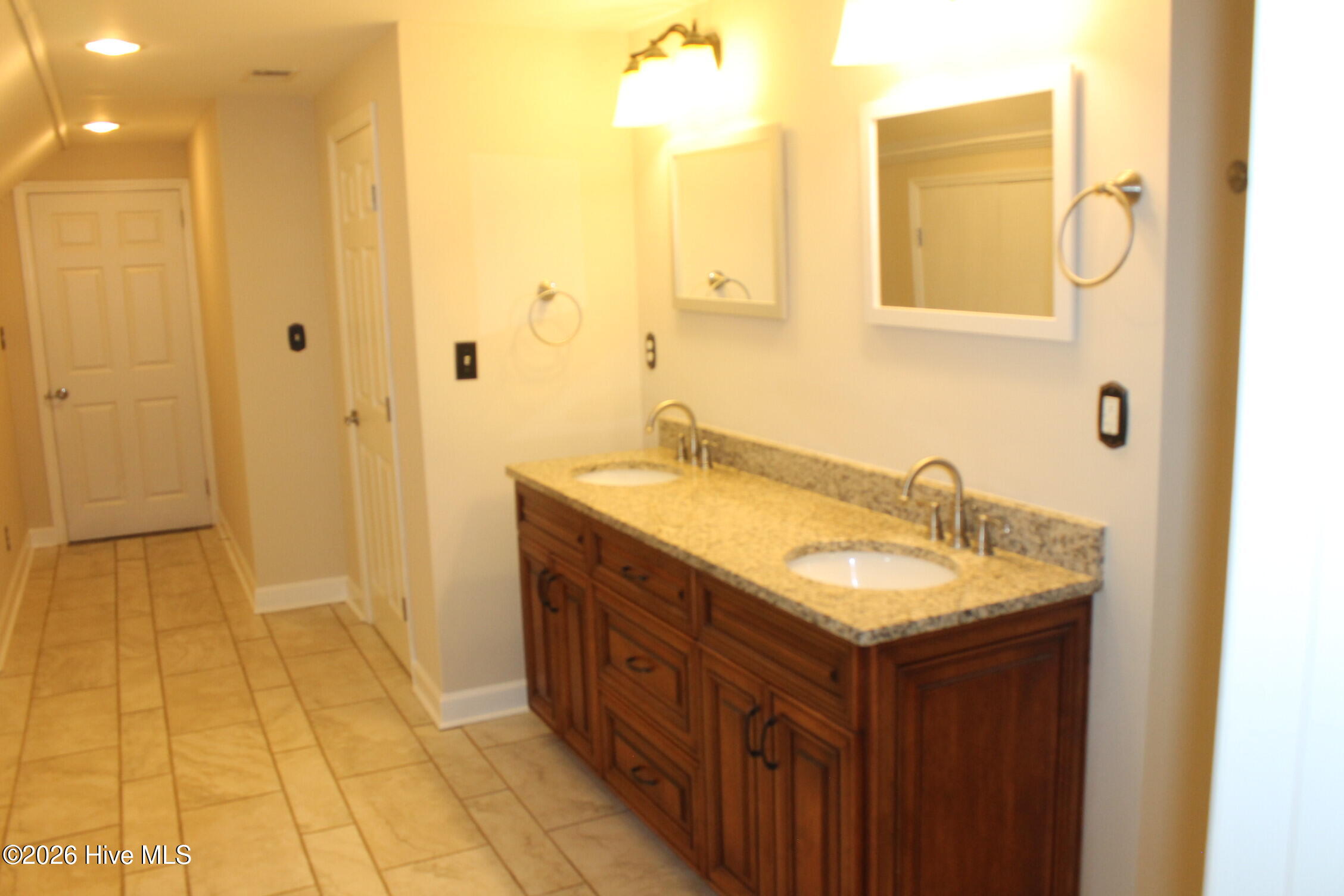 main property photo 90