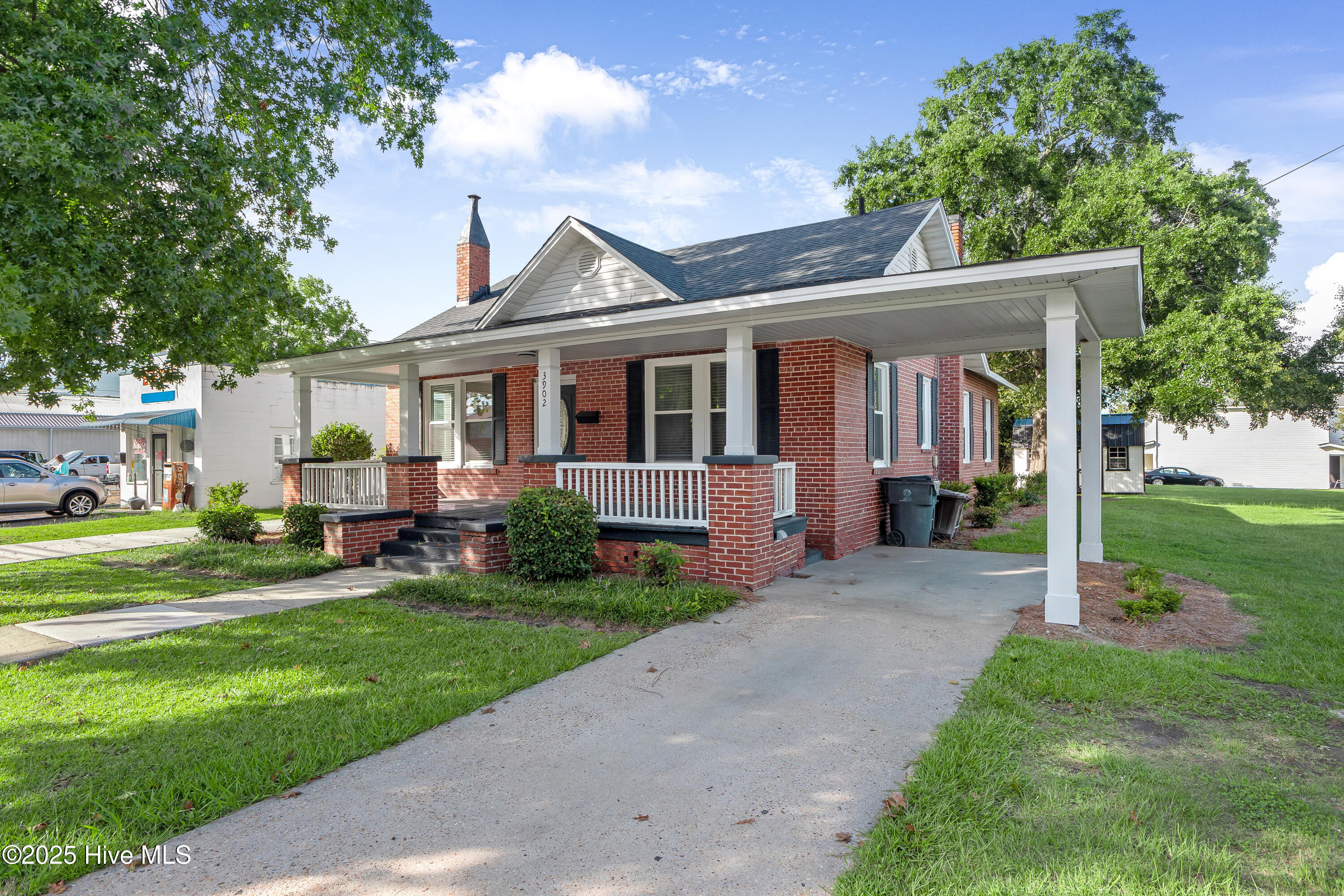 main property photo 19