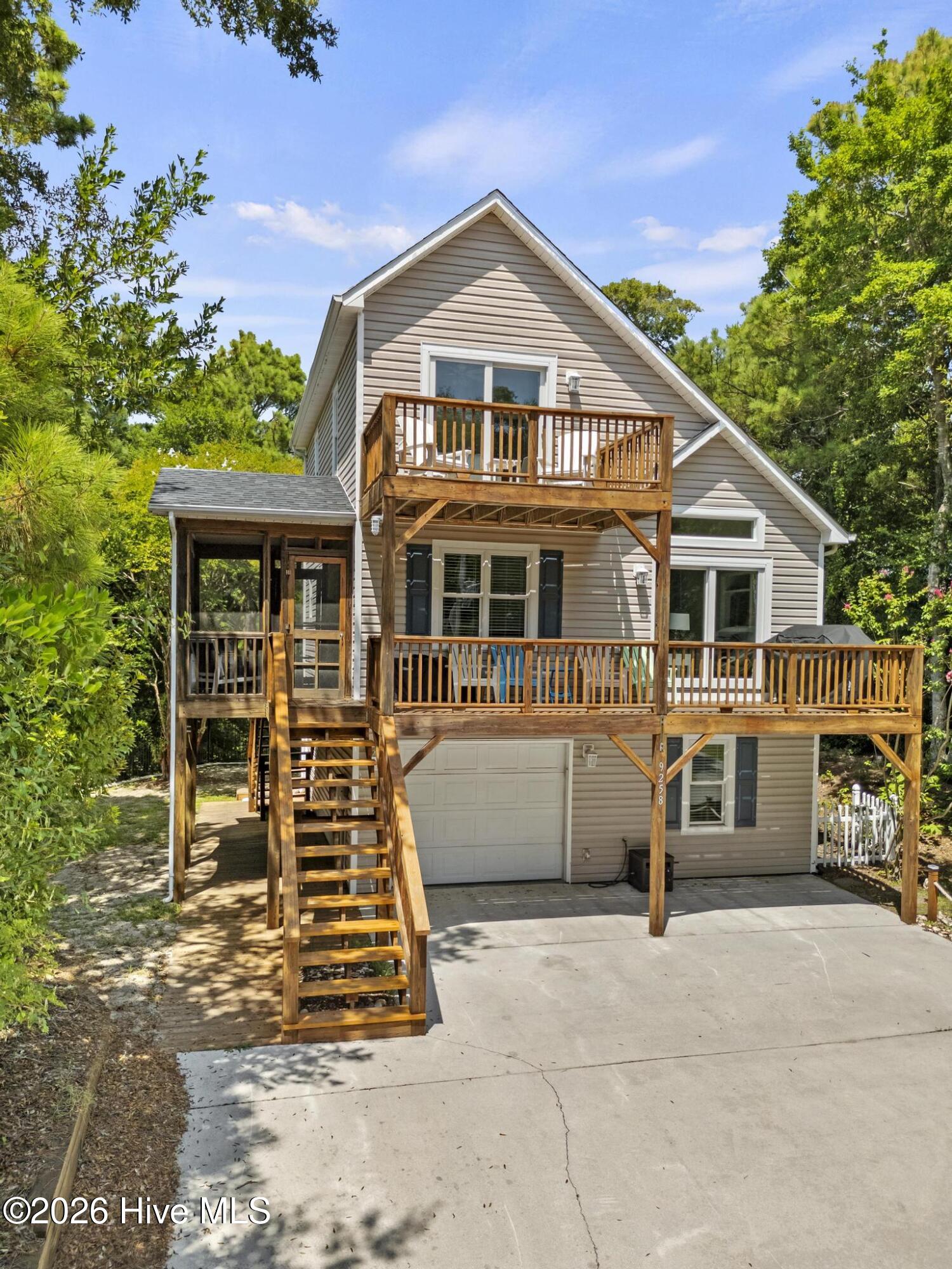 main property photo 40