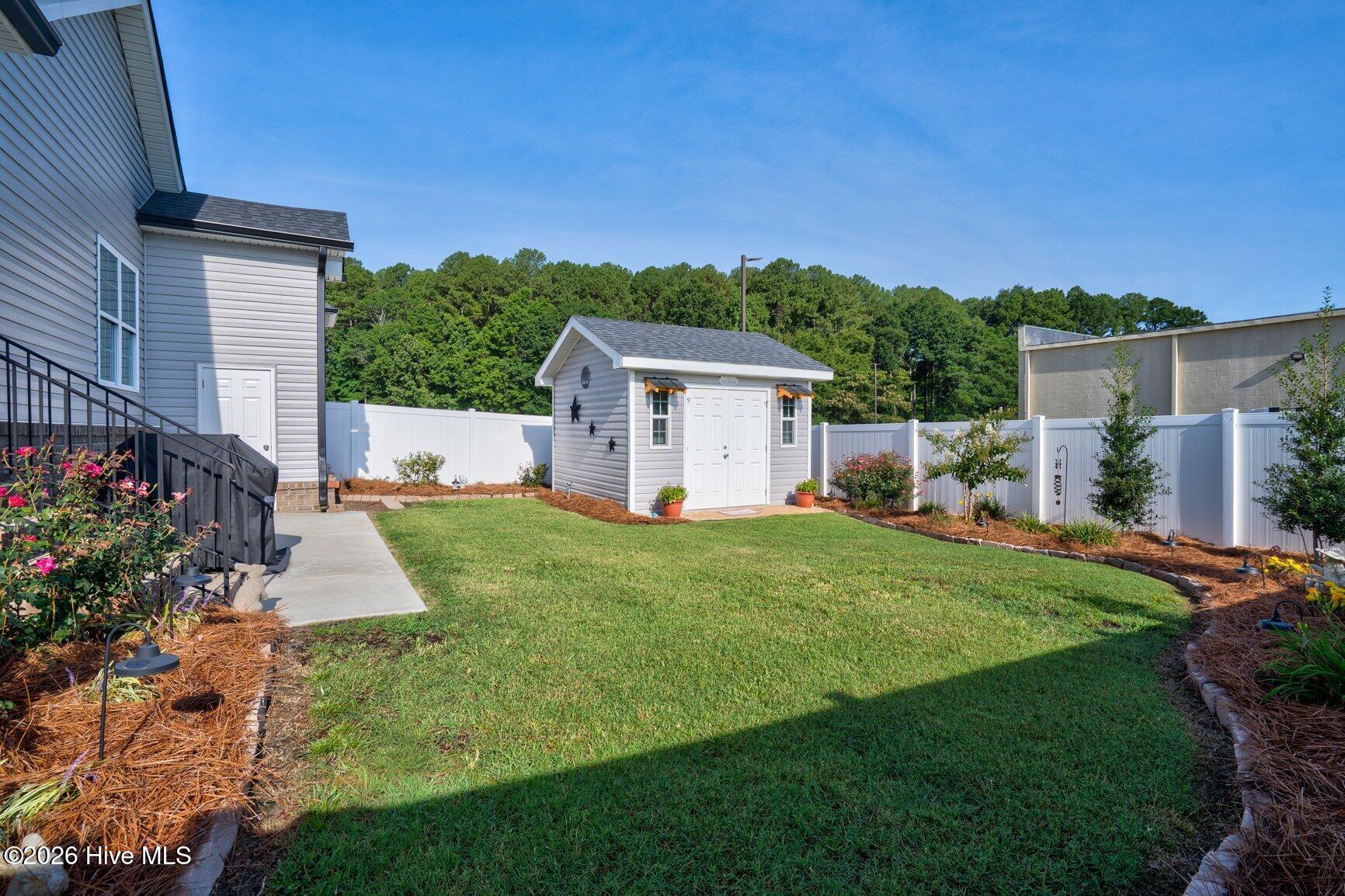 main property photo 32
