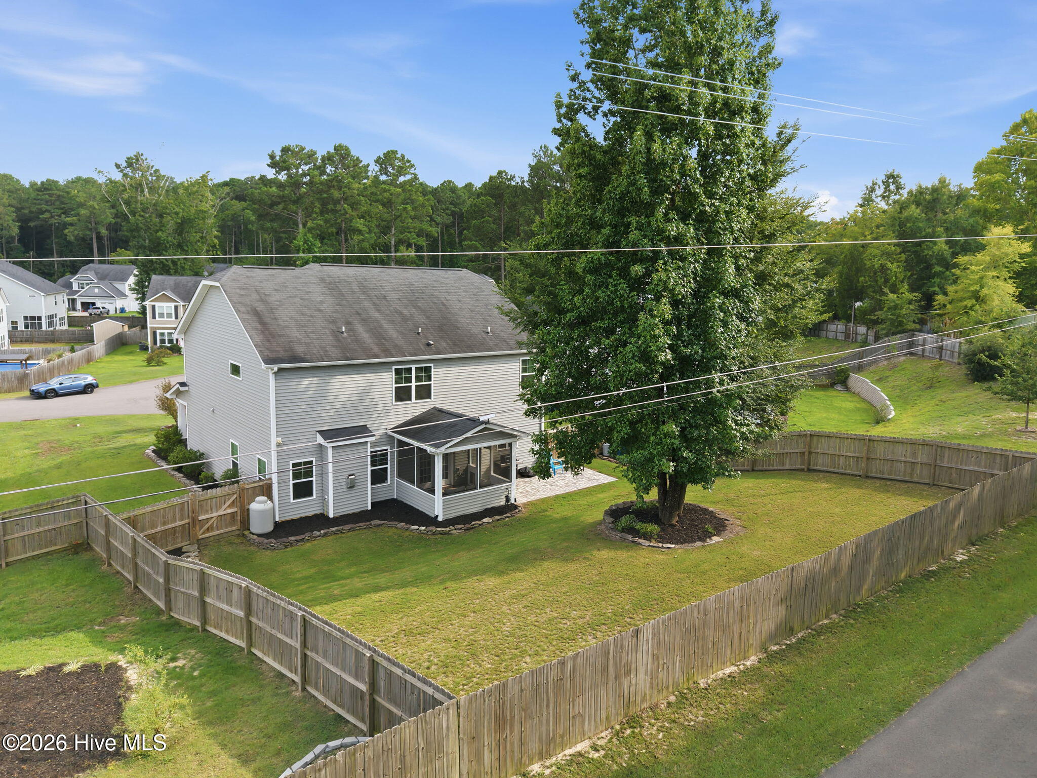 main property photo 11