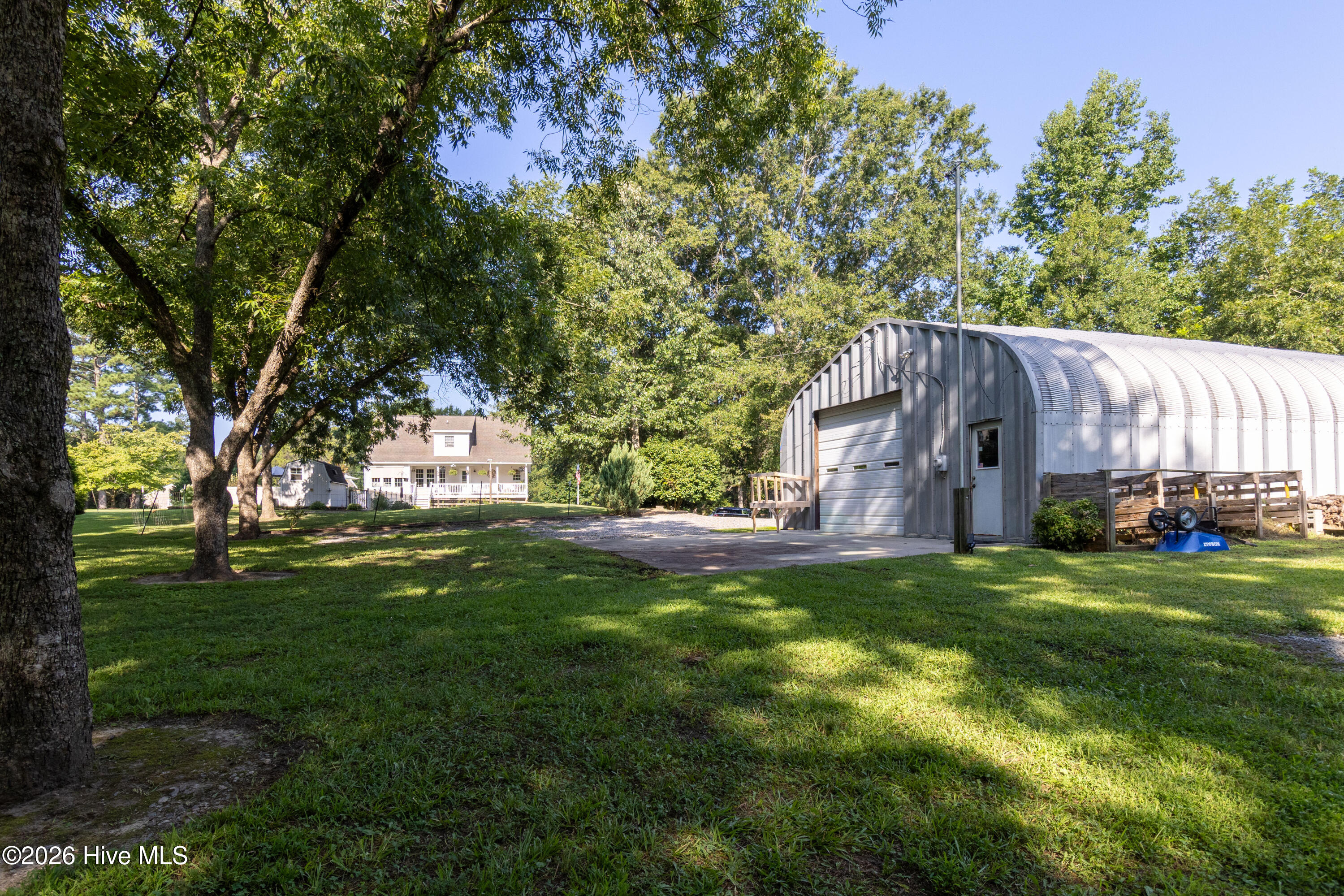 main property photo 30