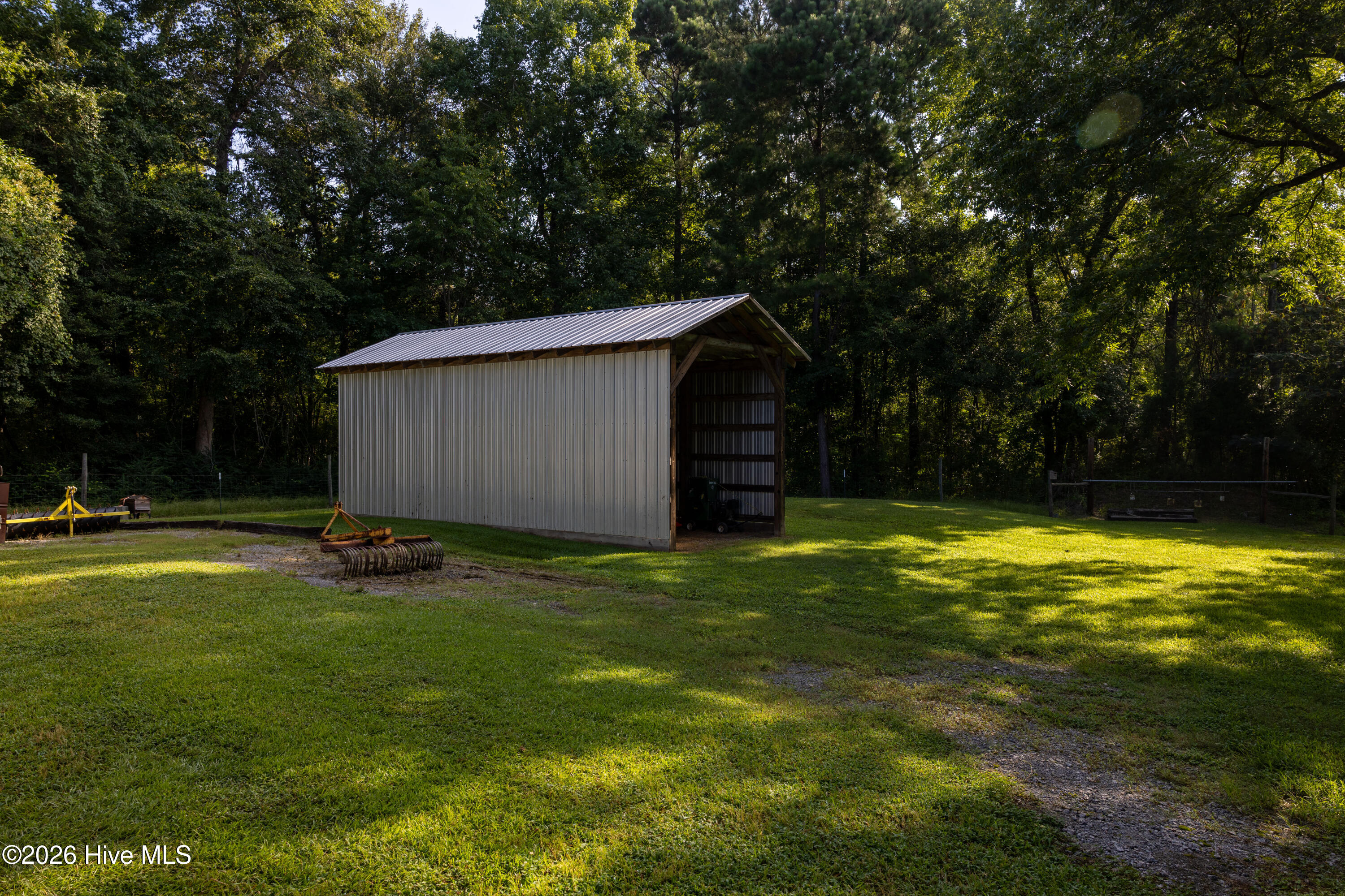 main property photo 38