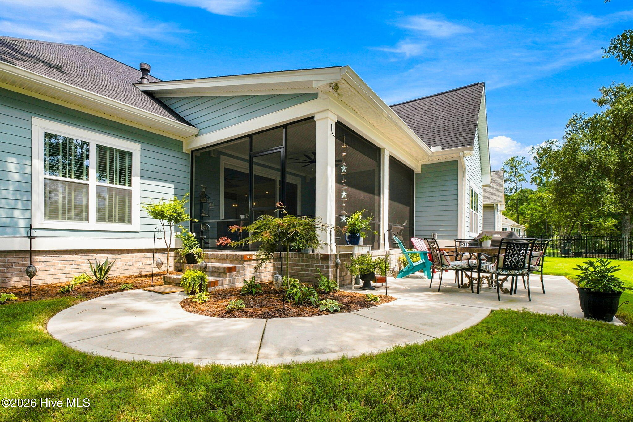 main property photo 41