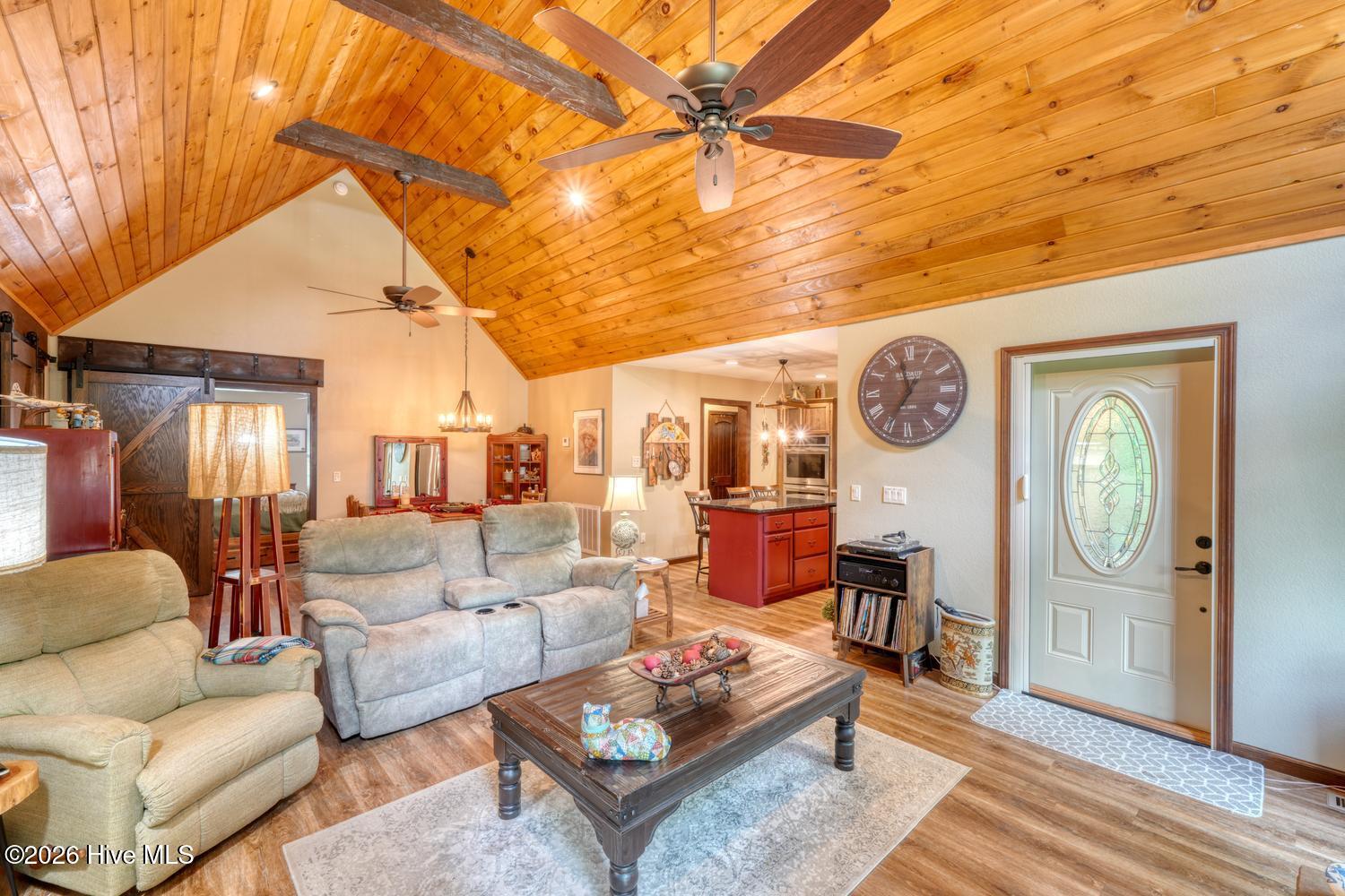 main property photo 13