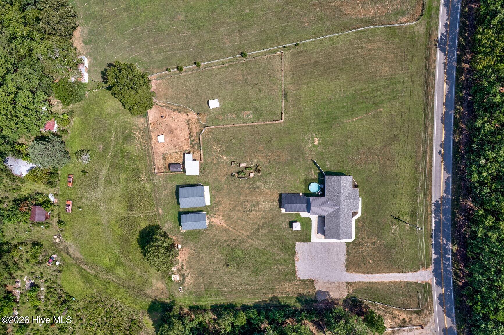 main property photo 37