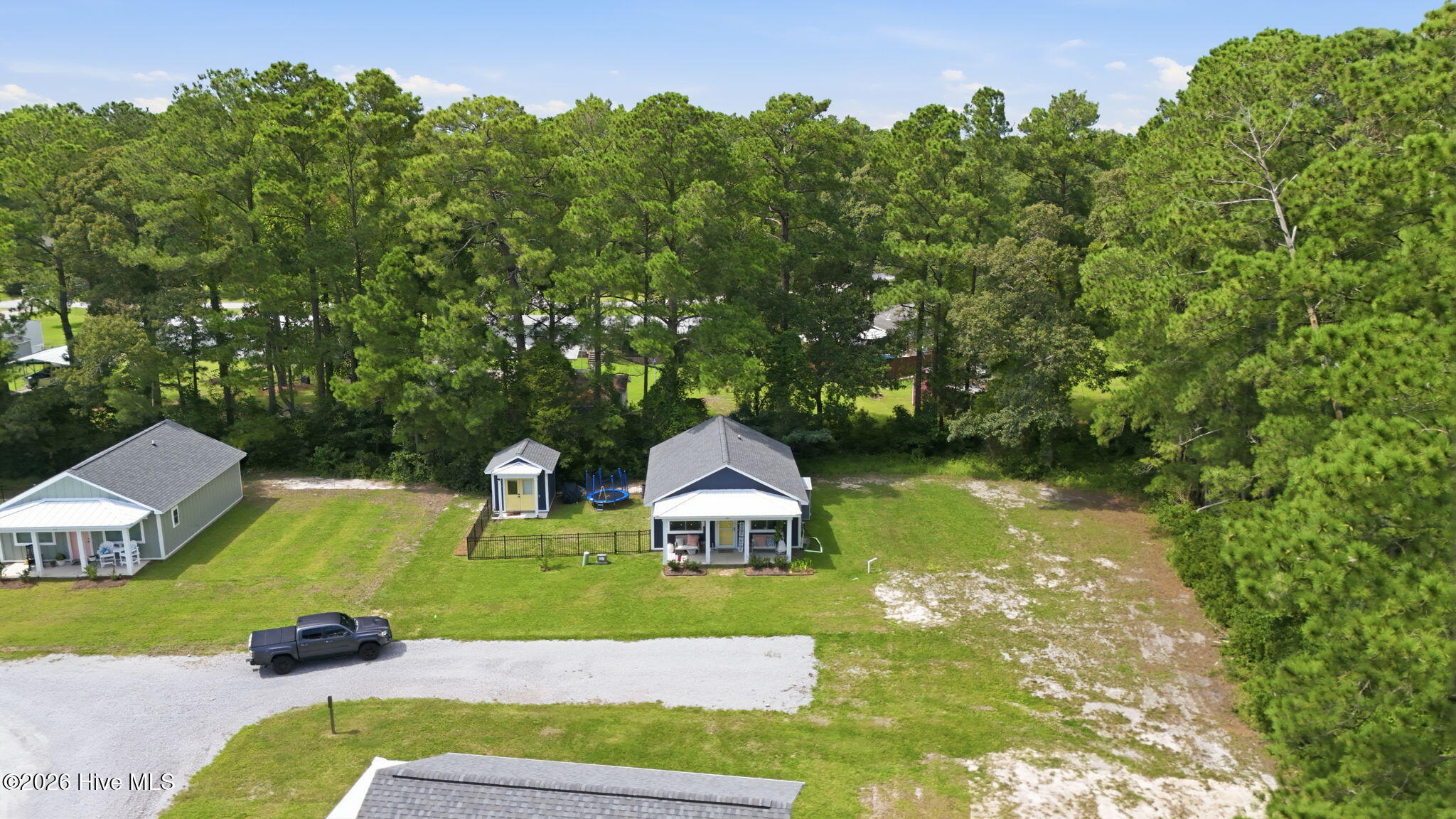 main property photo 33