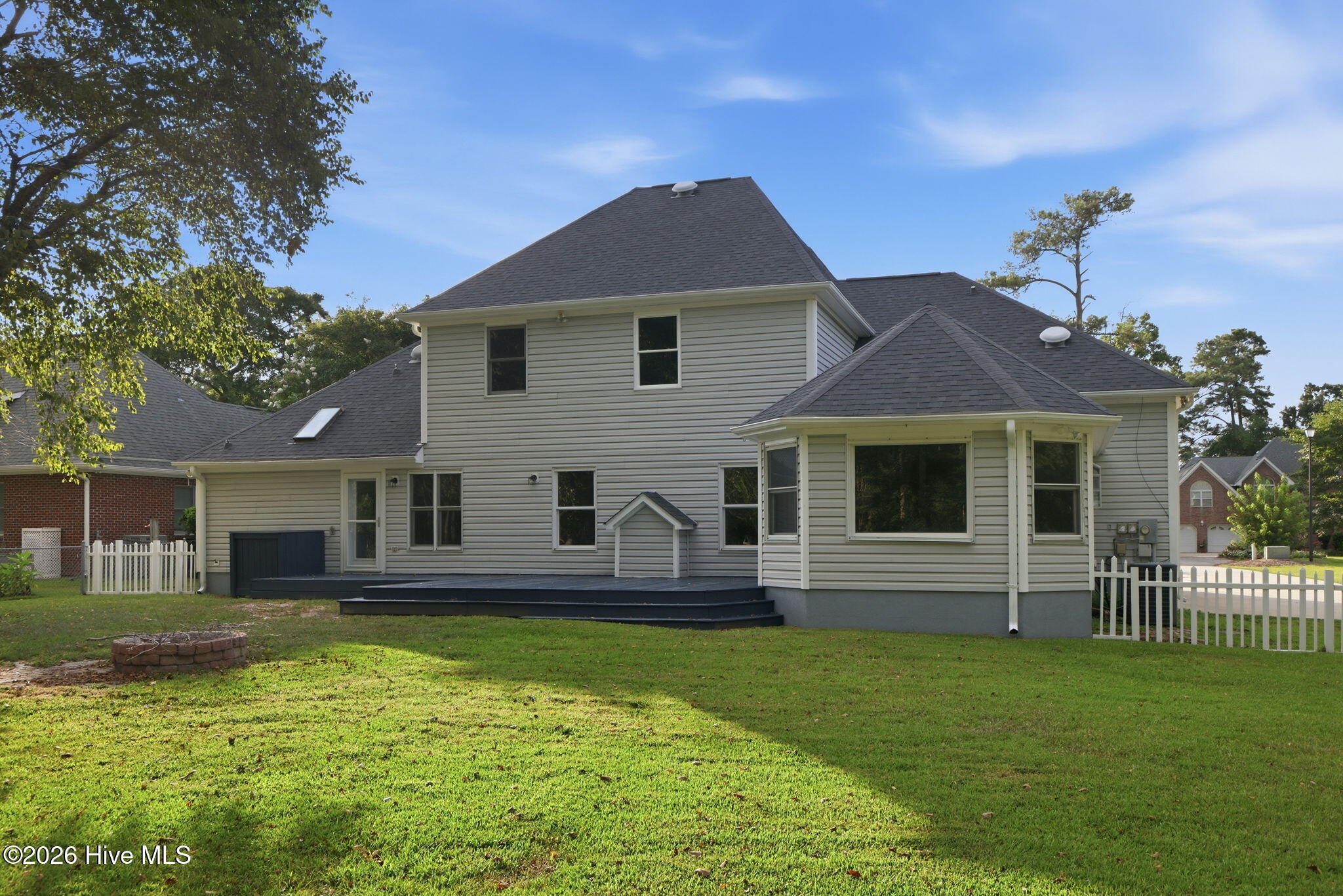 main property photo 5