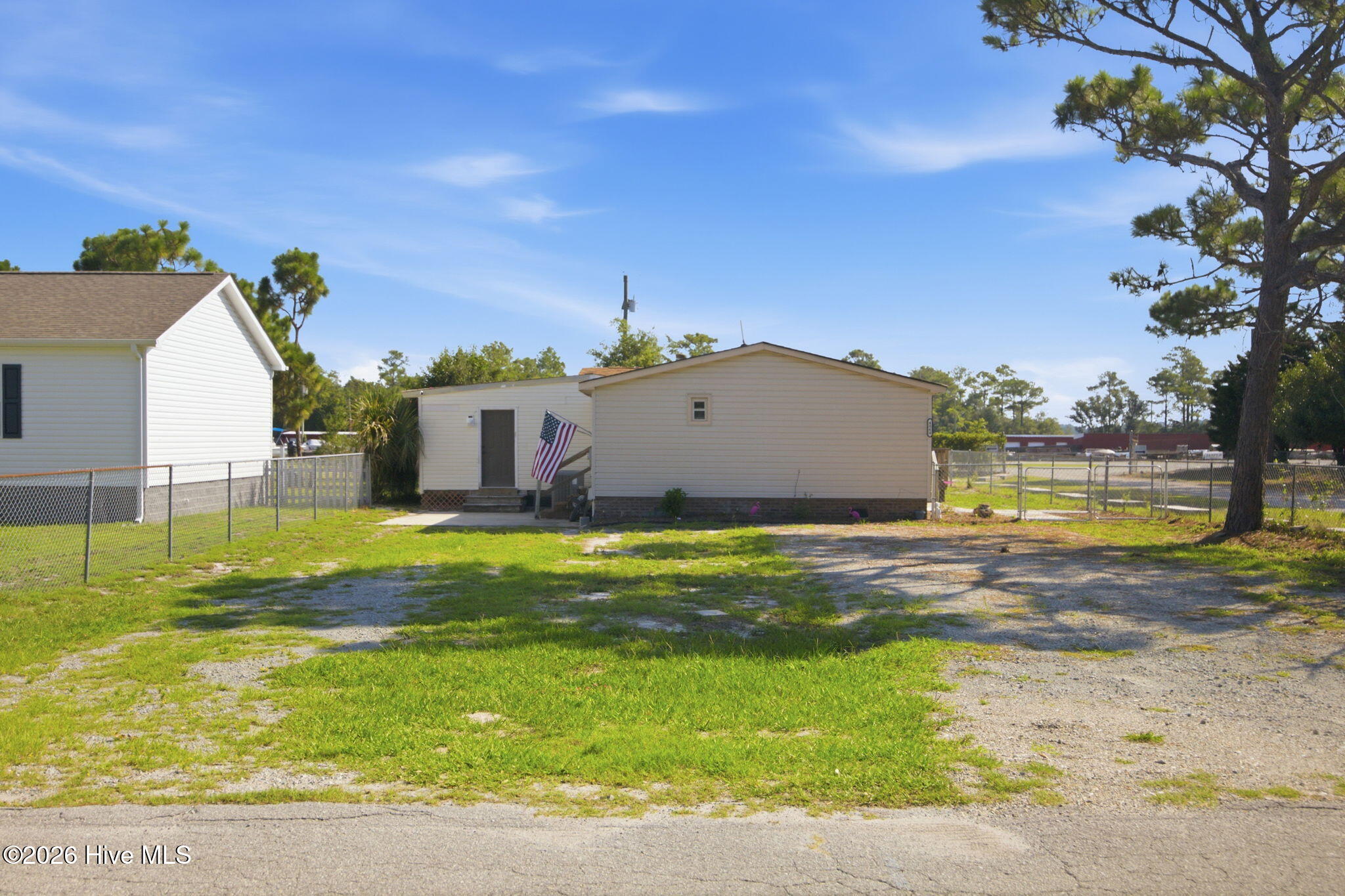 main property photo 32
