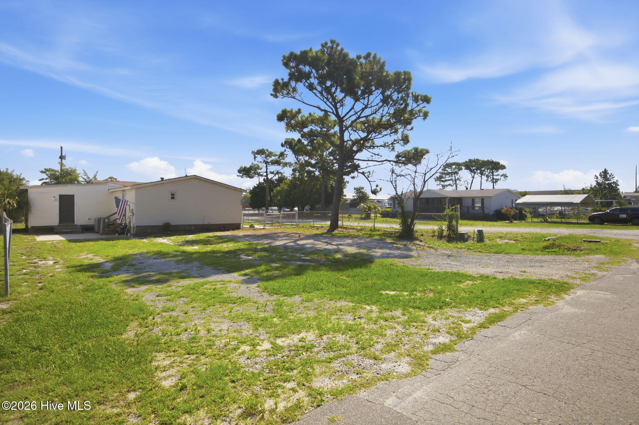 main property photo 33