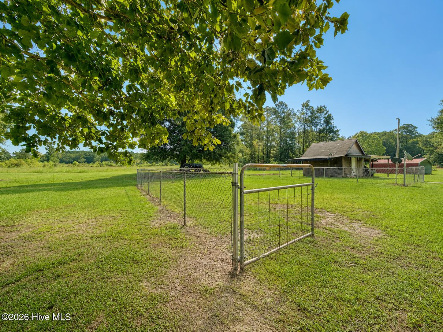 main property photo 17