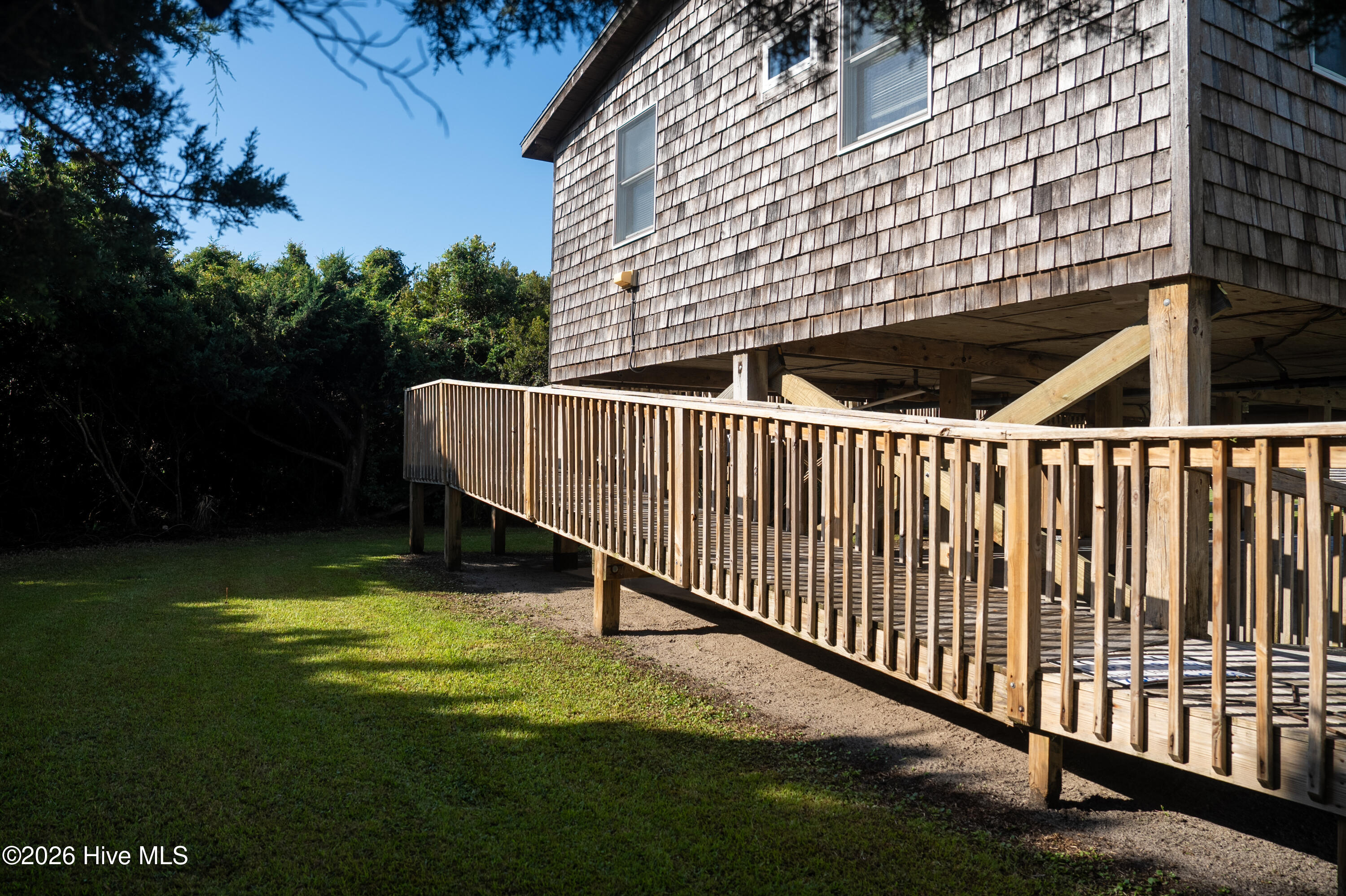 main property photo 30