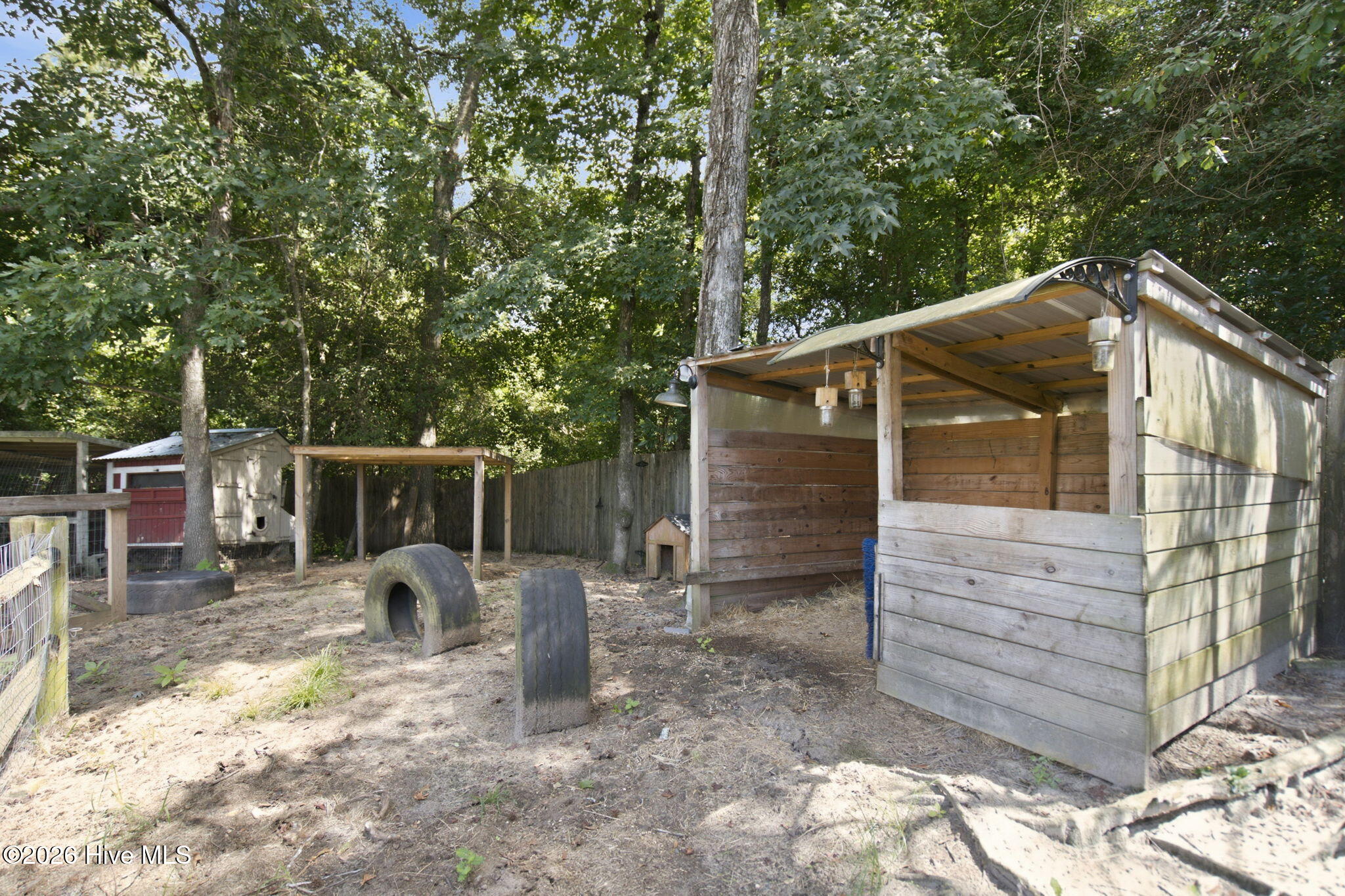 main property photo 38