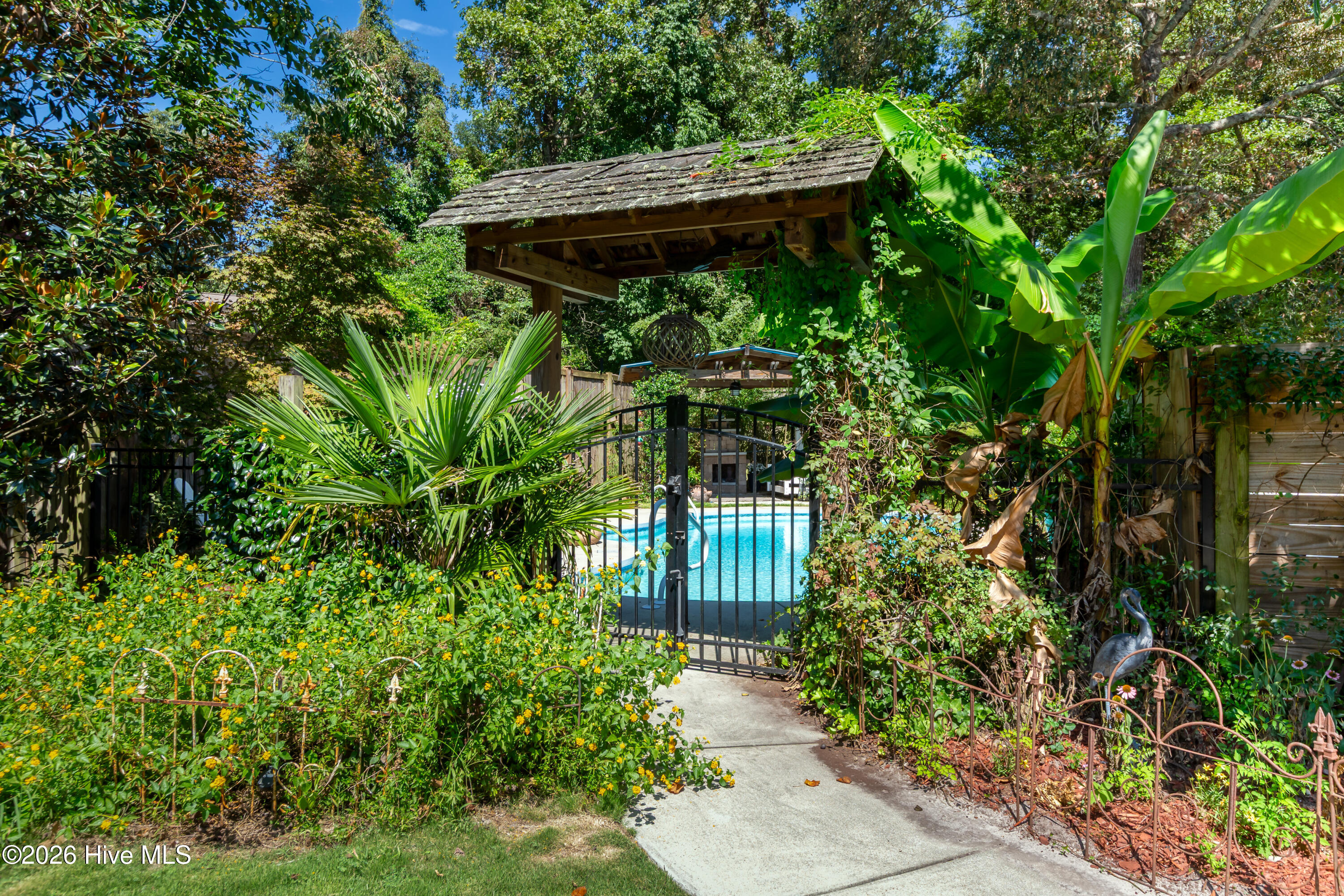 main property photo 41