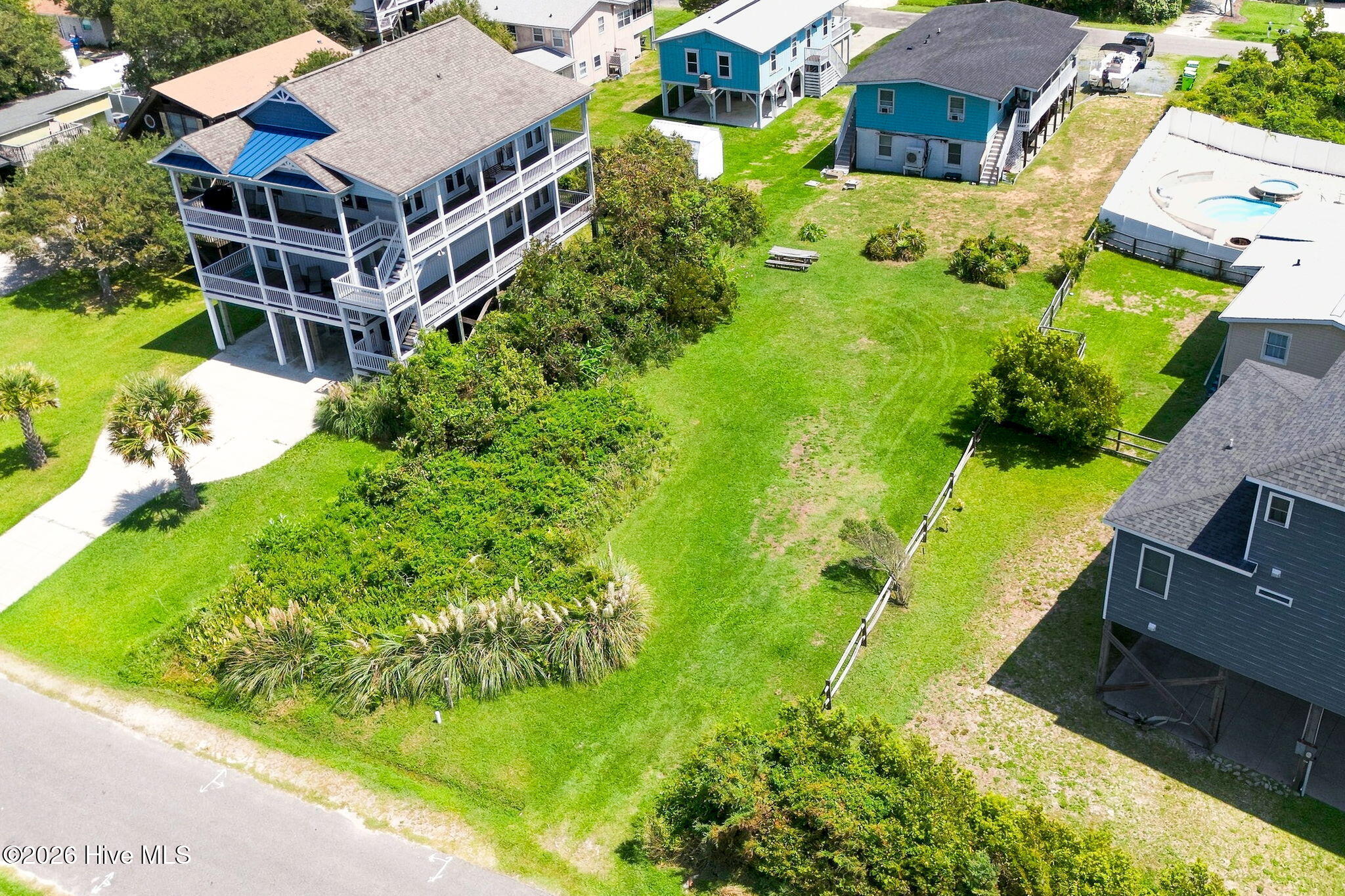 main property photo 10