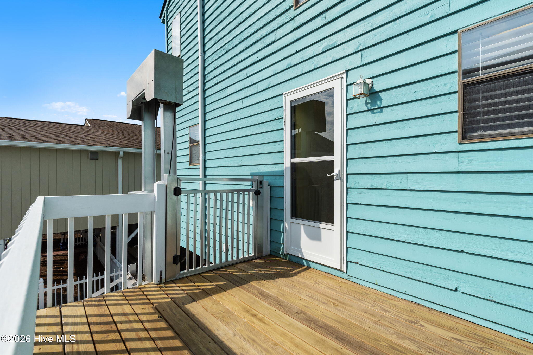 main property photo 40