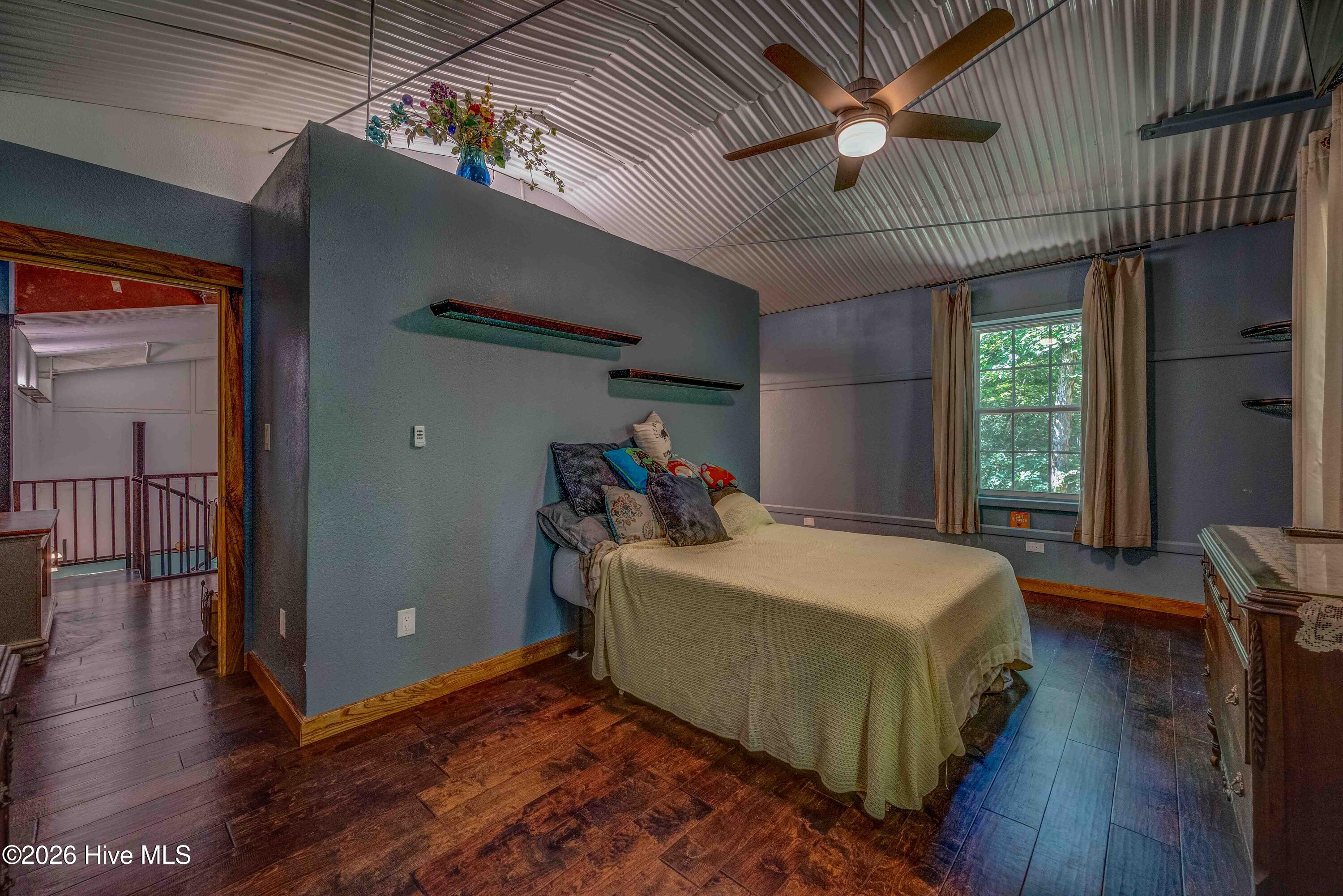main property photo 24