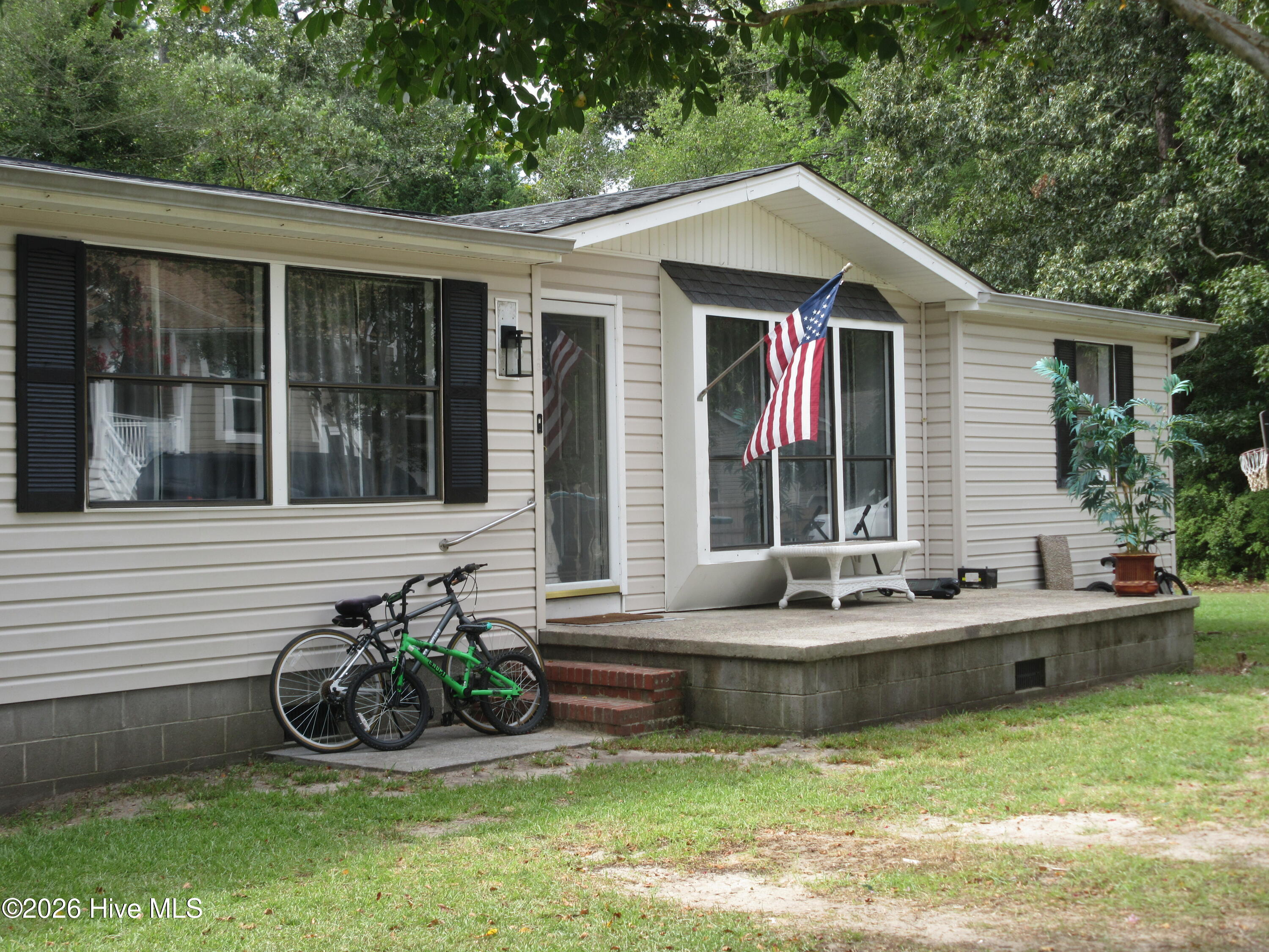 main property photo 12