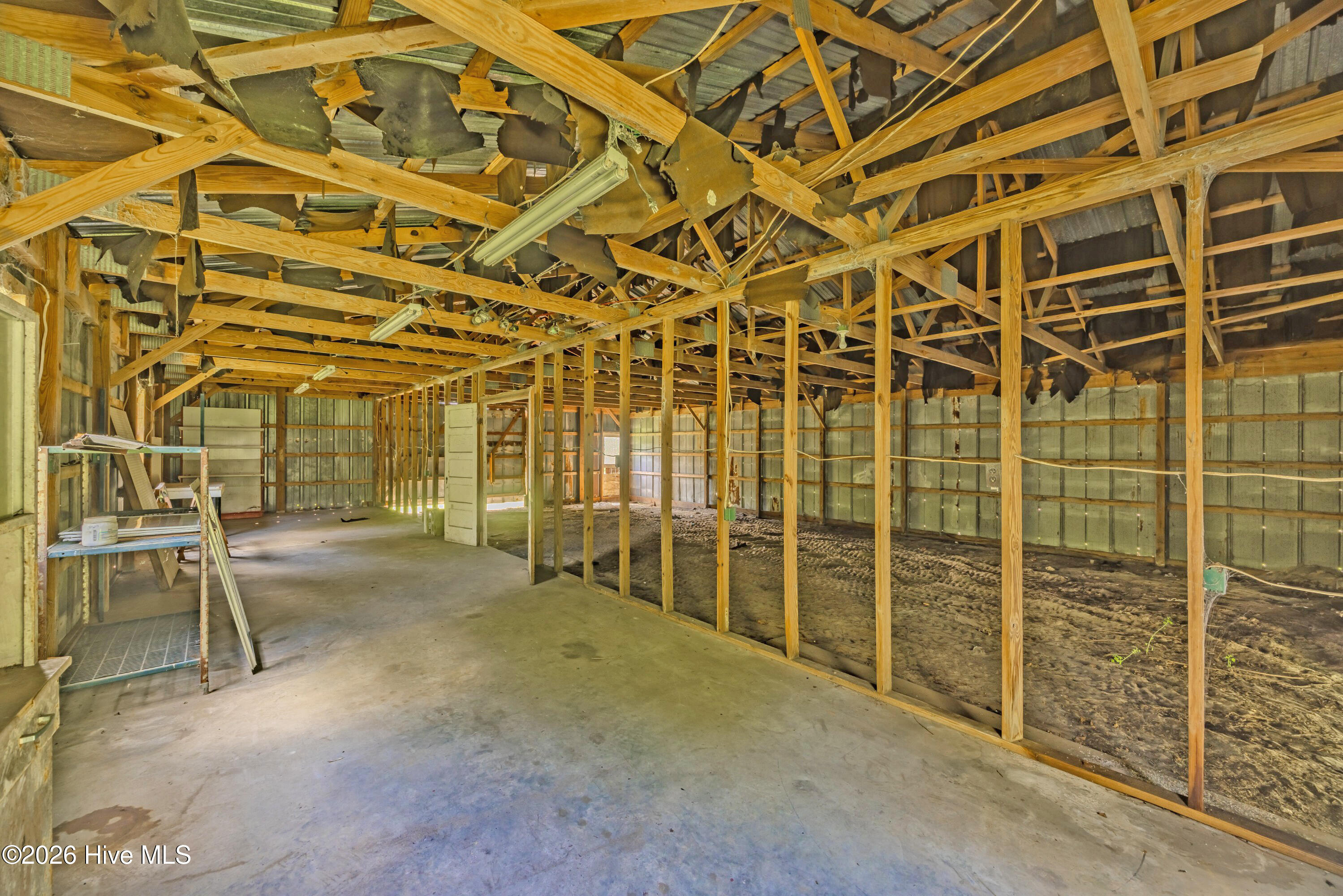 main property photo 36