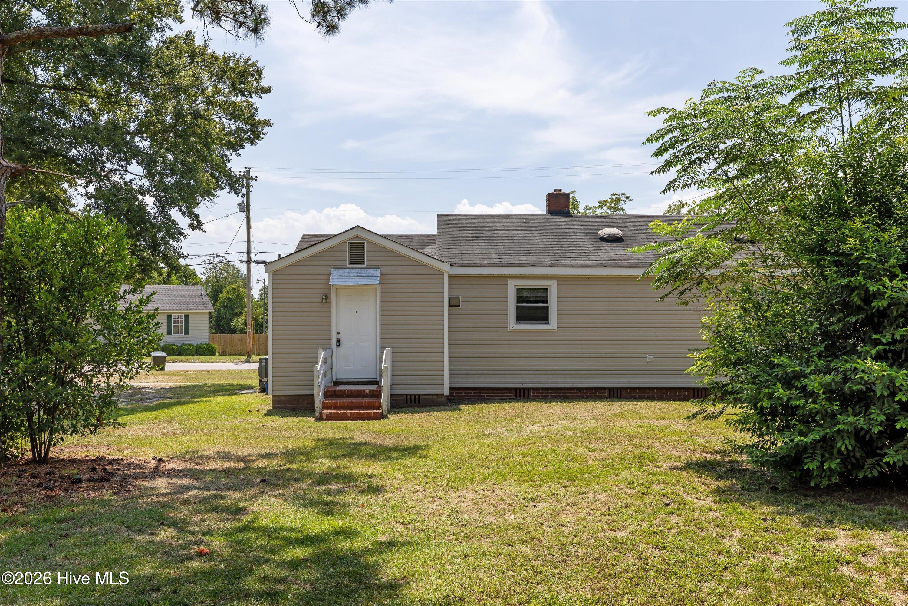 main property photo 25