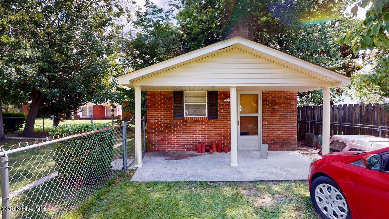 main property photo 40